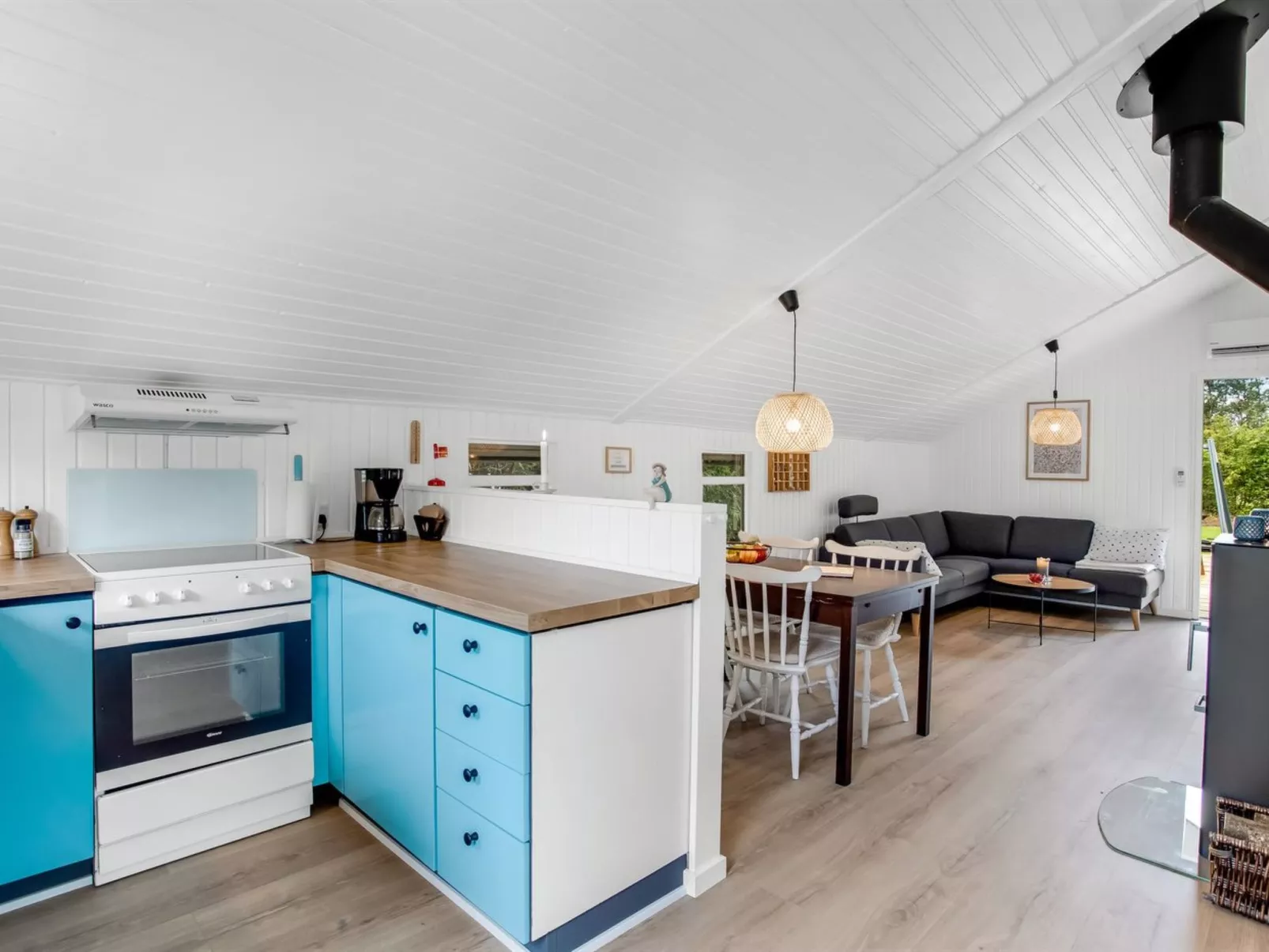 "Frender" - 800m to the fjord-Dedans