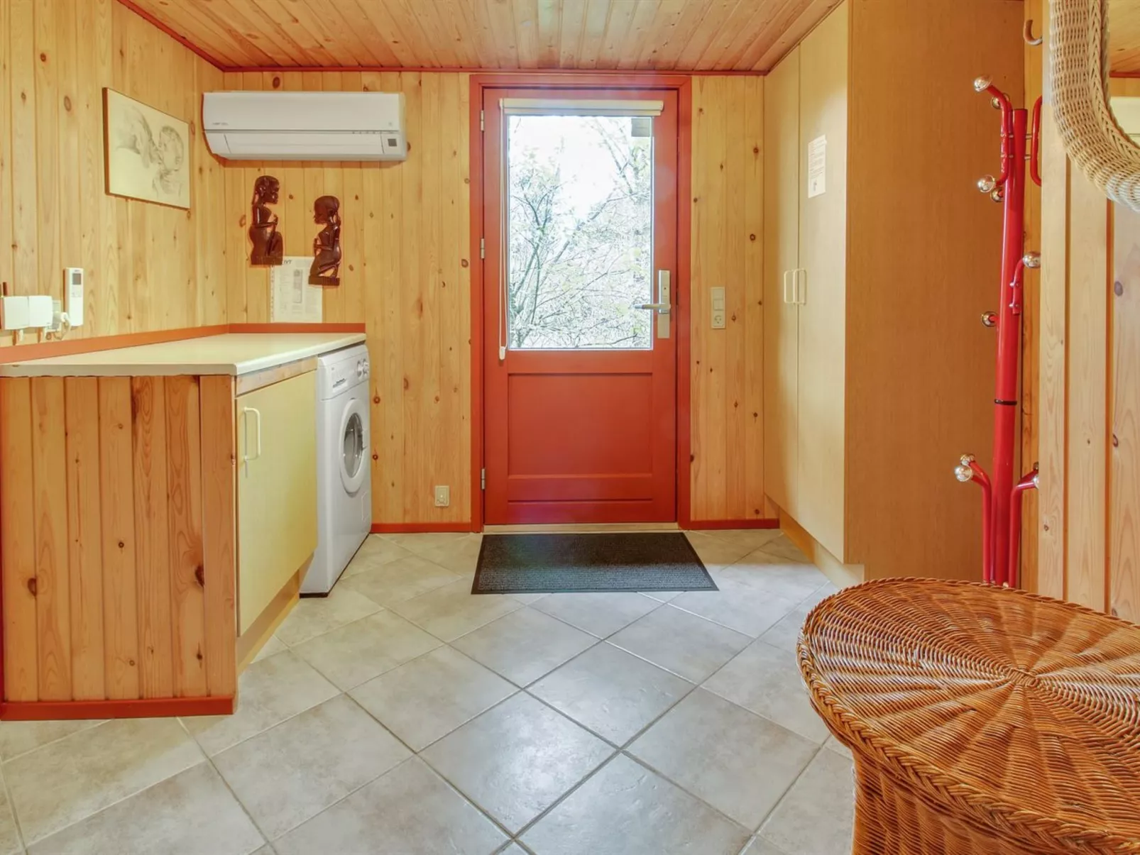 "Gunsten" - 2.3km from the sea-Inside