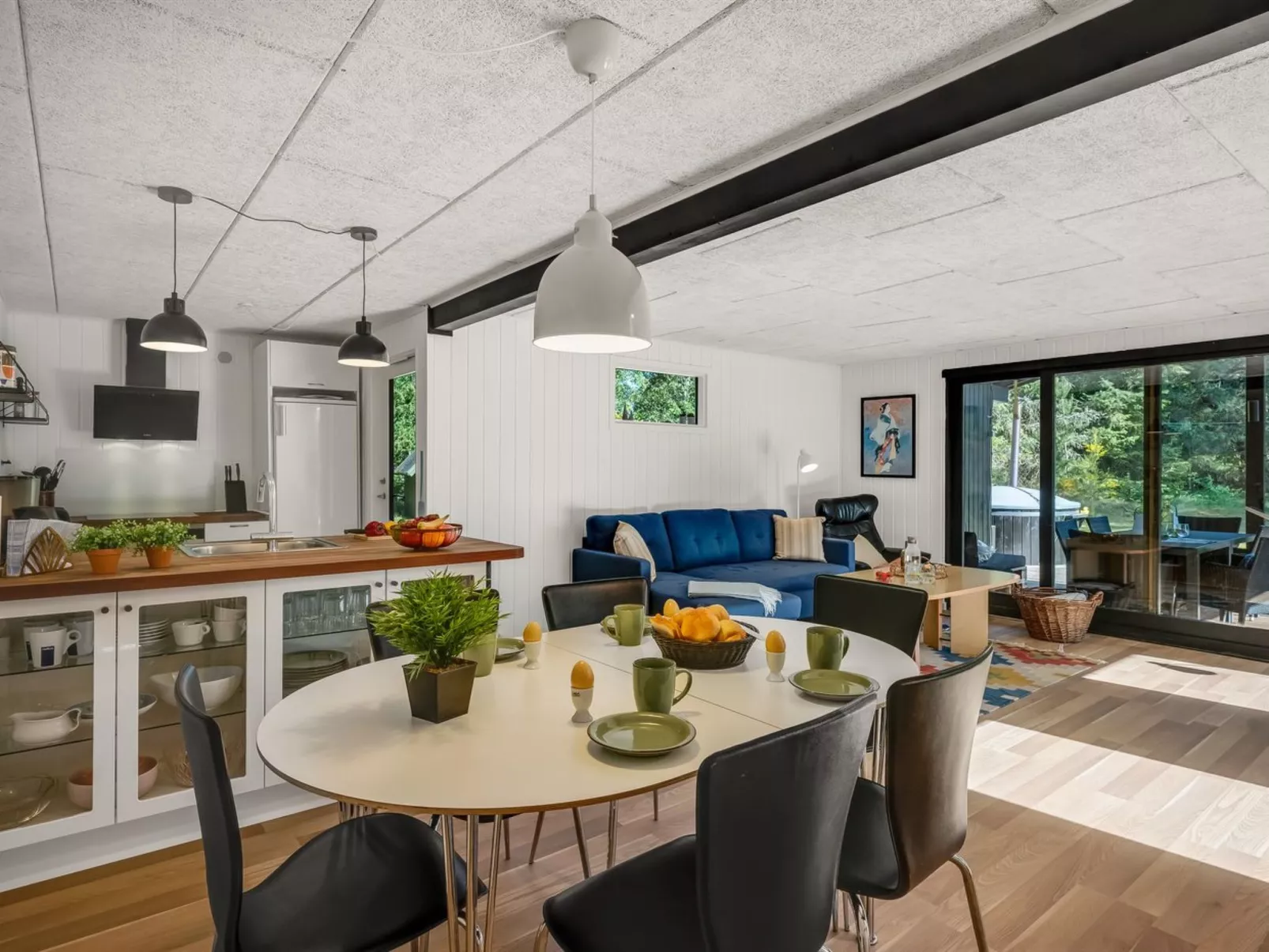 "Eli" - 1.5km to the fjord-Inside