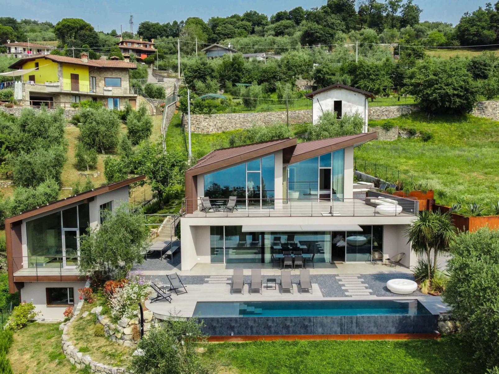 Villa Gau'-Outside
