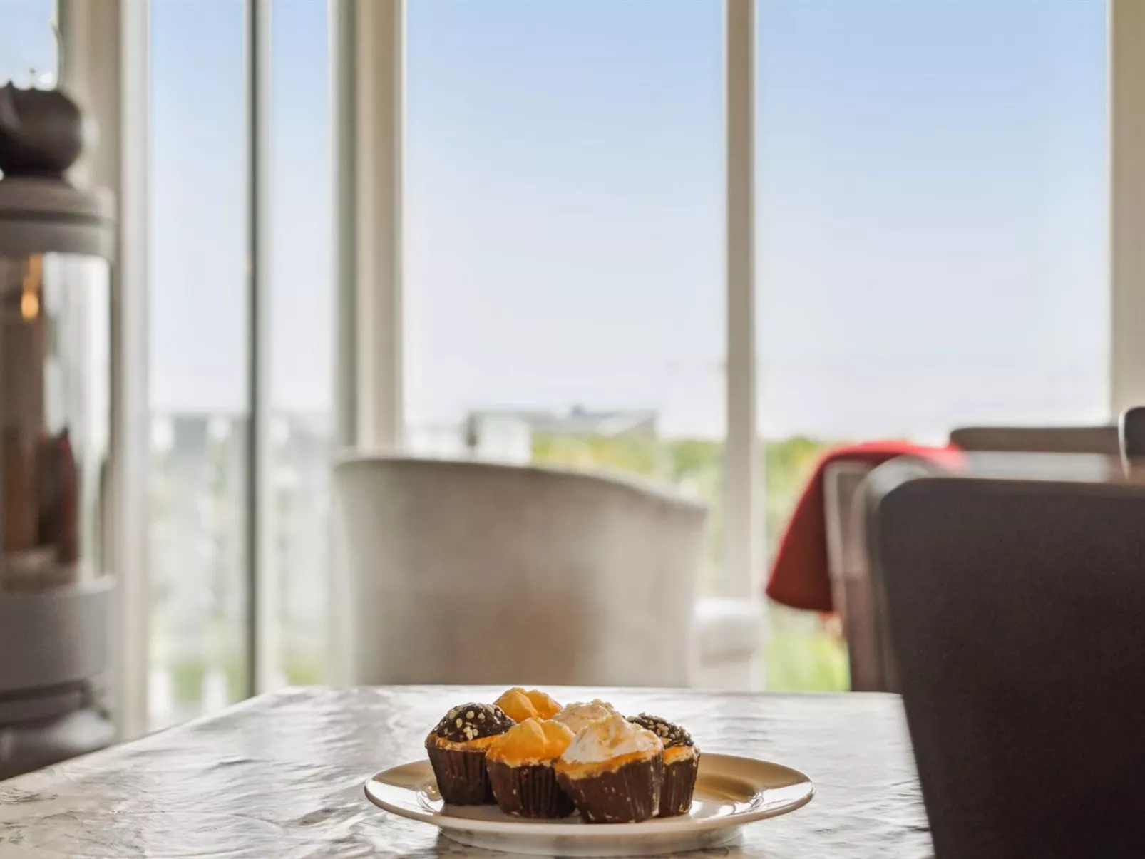 "Ormar" - 100m to the fjord-Drinnen