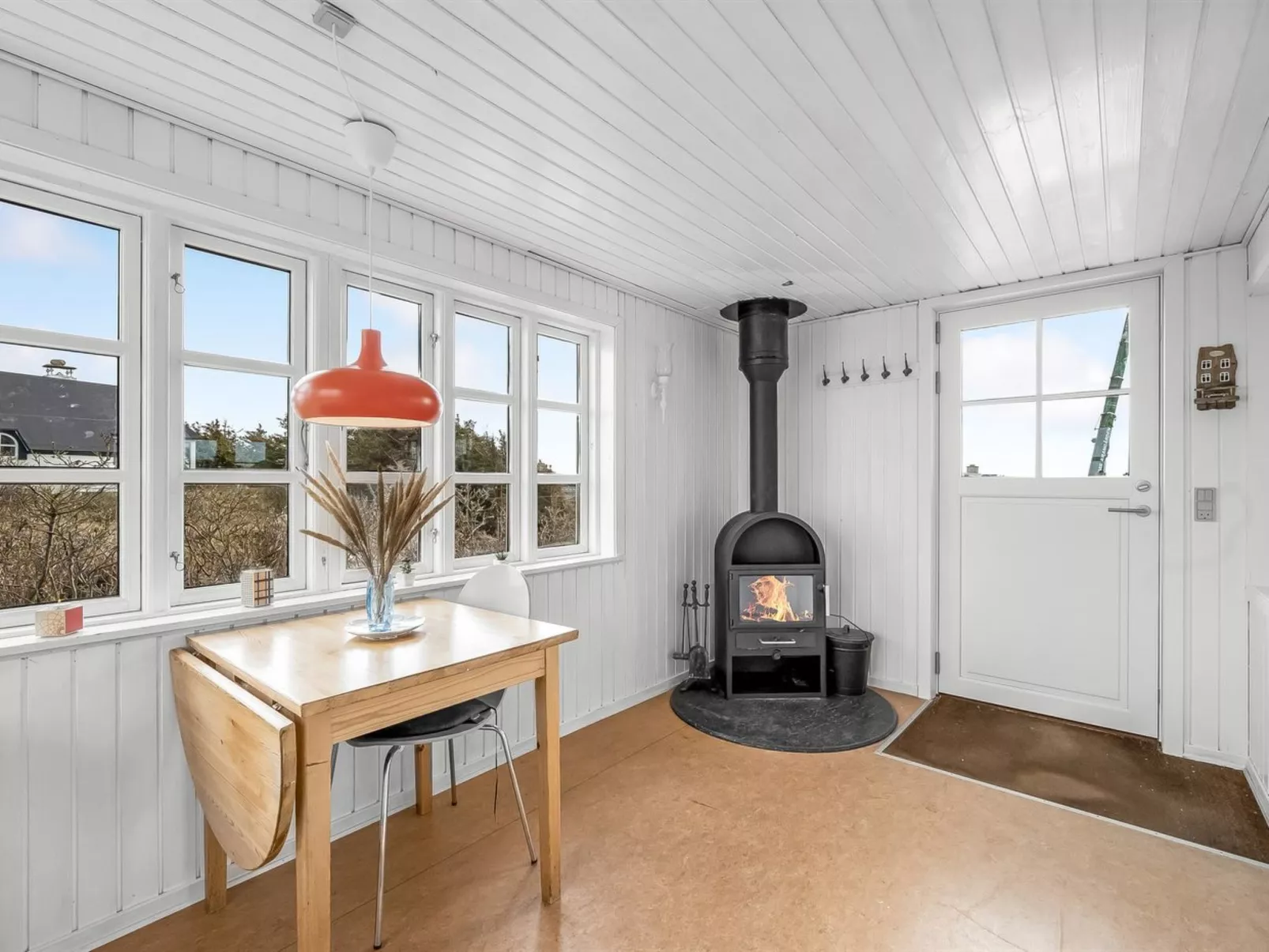 "Venla" -  from the sea-Drinnen