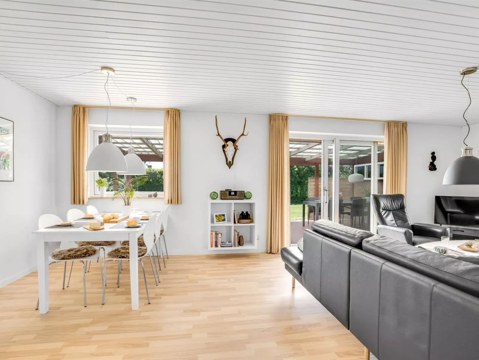 "Maleen" - 150m to the fjord-Inside