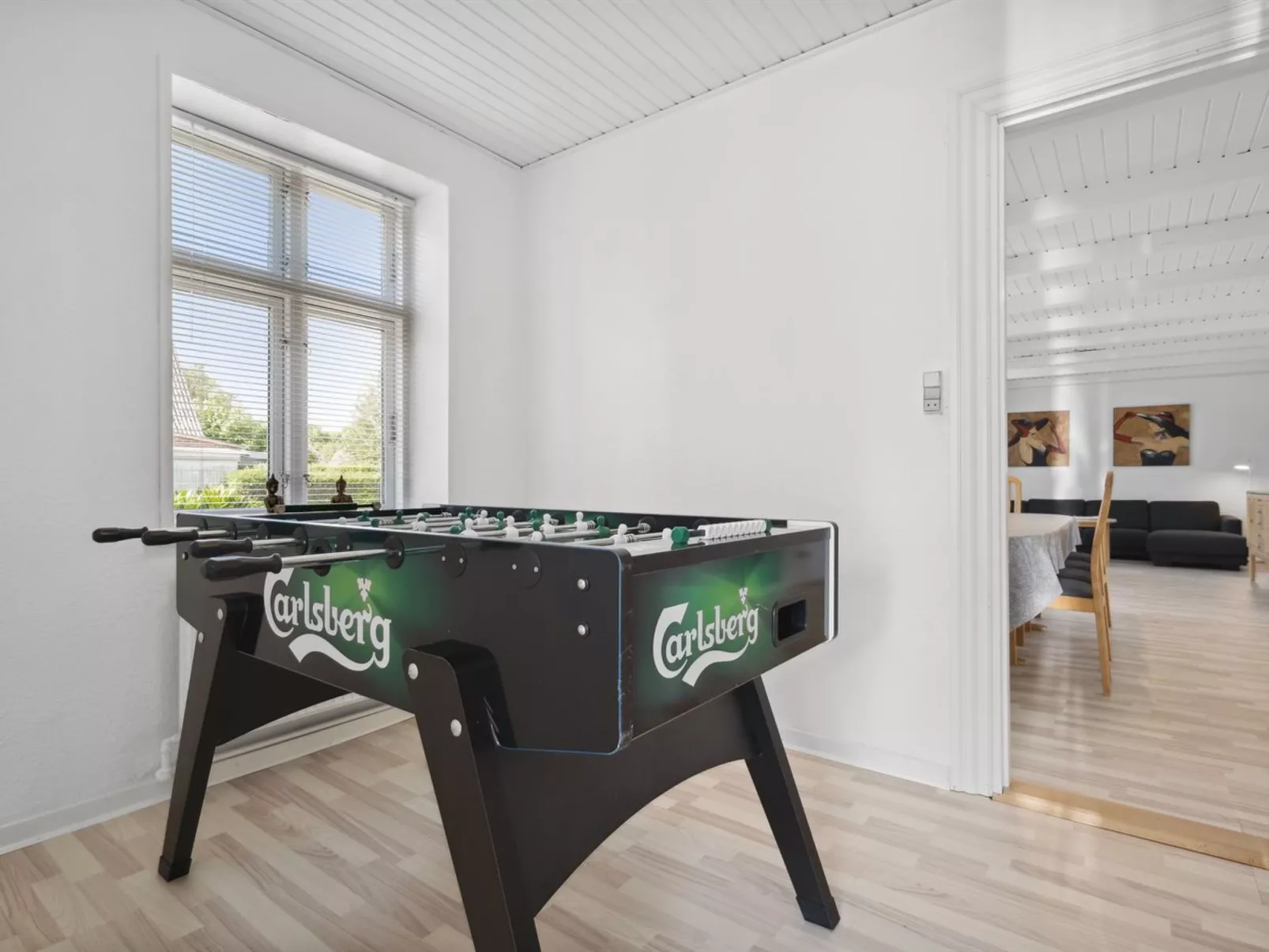 "Essie" - 20km from the sea-Drinnen