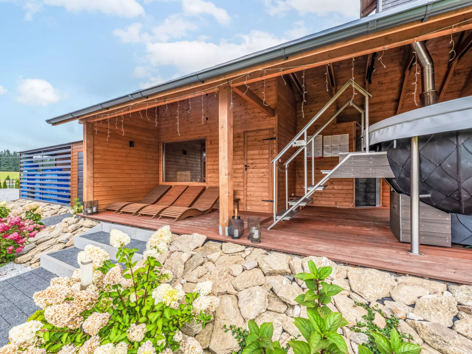 Osada Orlica-Outside