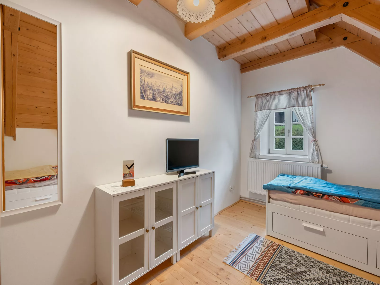 Roubenka Maleč-Inside