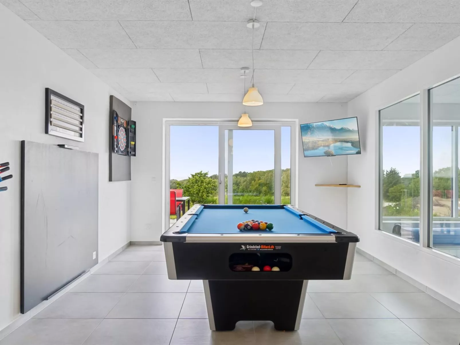 "Ann" - 1.3km from the sea-Dedans