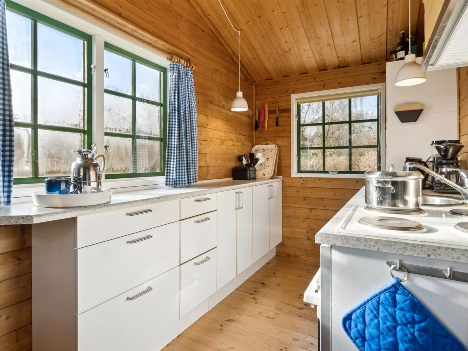 "Bonde" - 800m to the fjord-Inside