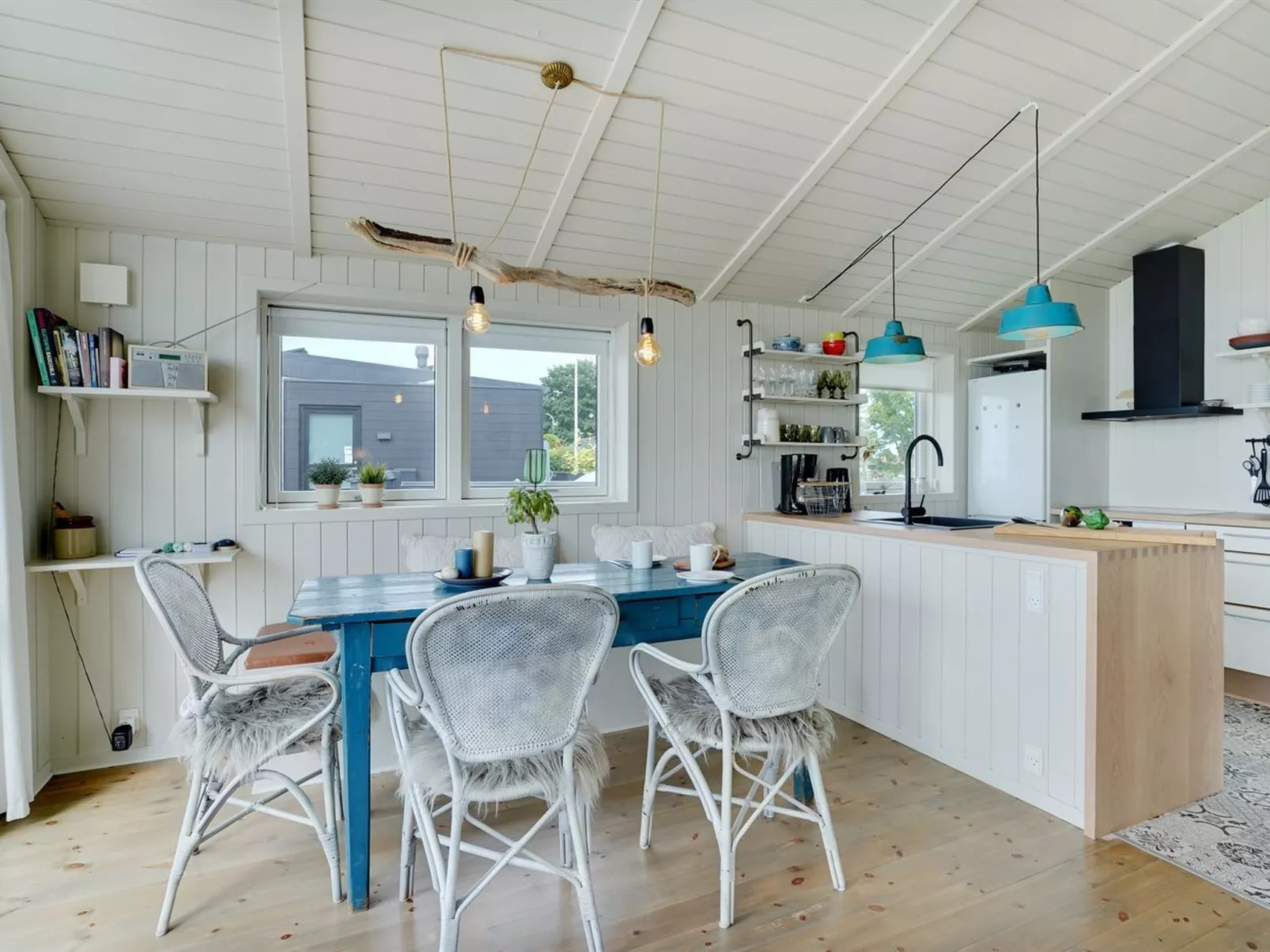 "Liutulf" - 40m from the sea-Inside