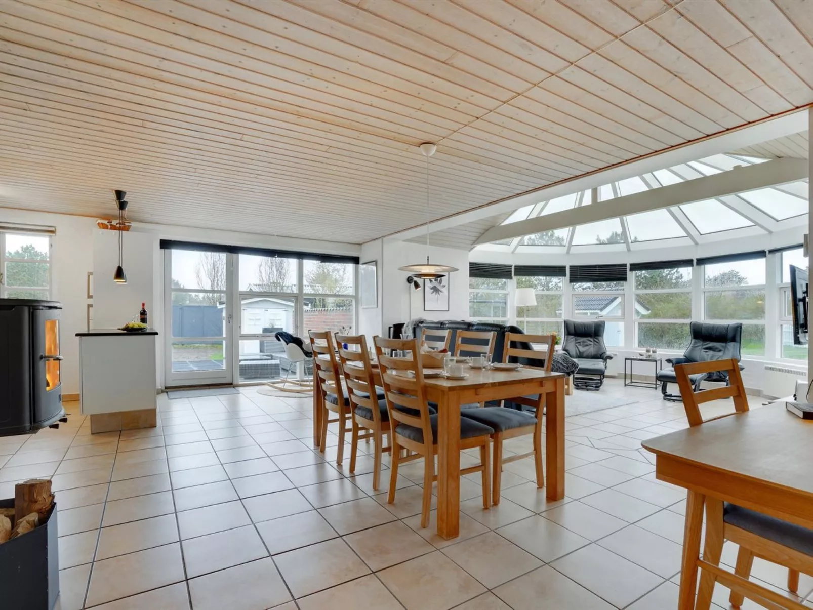 "Svenn" - 400m from the sea-Inside