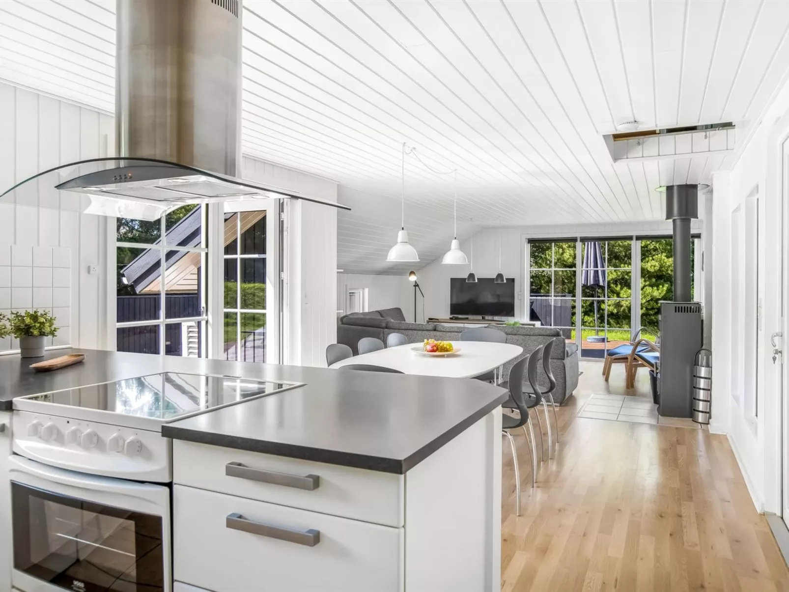 "Joseline" - 1.8km from the sea-Inside