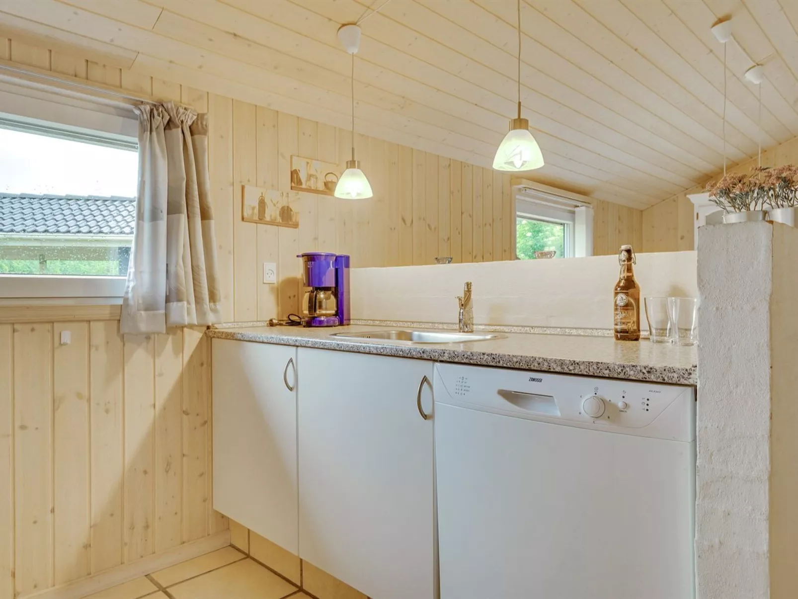 "Aviaja" - 12km from the sea-Dedans