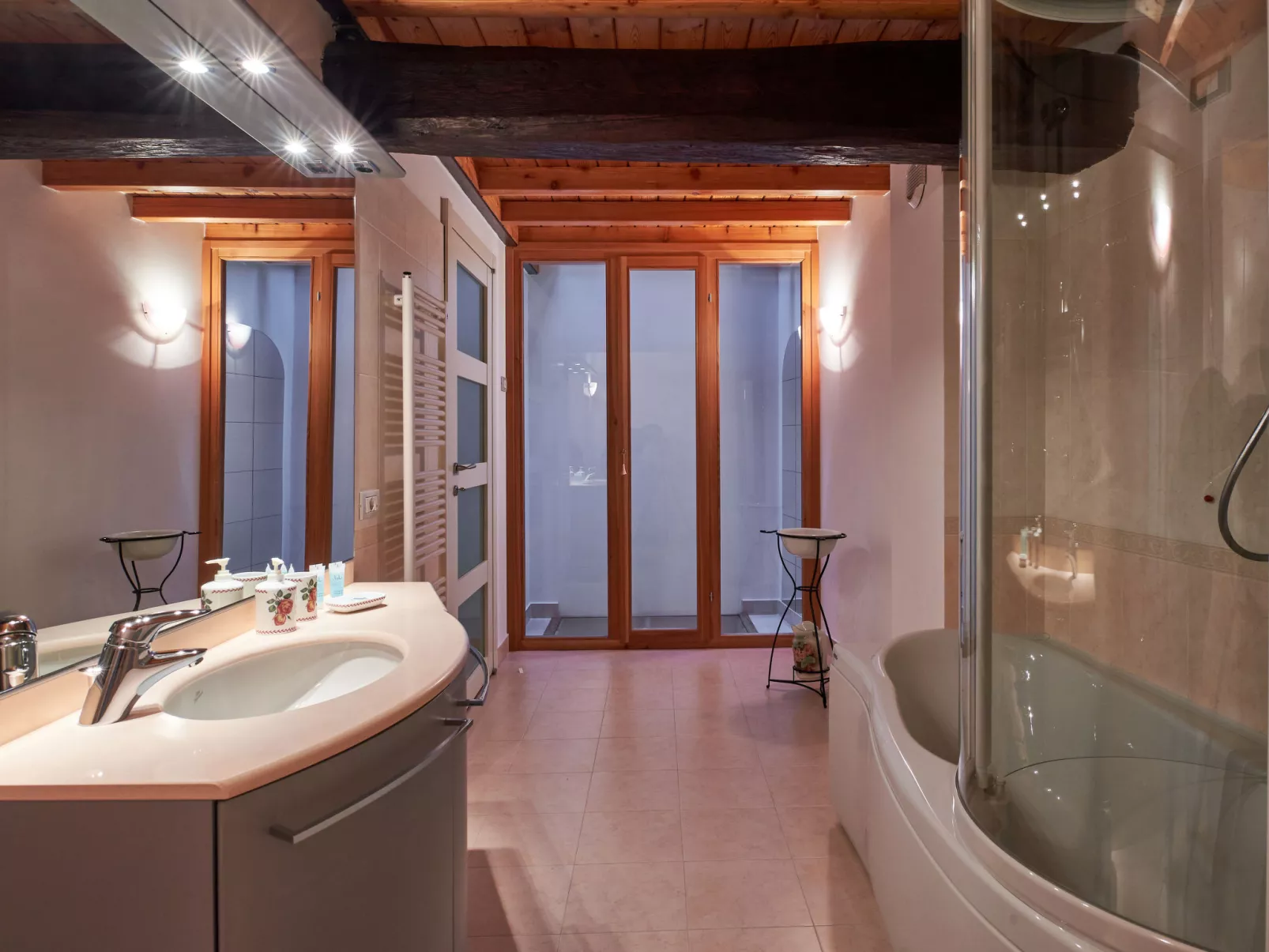 La Cascina-Inside