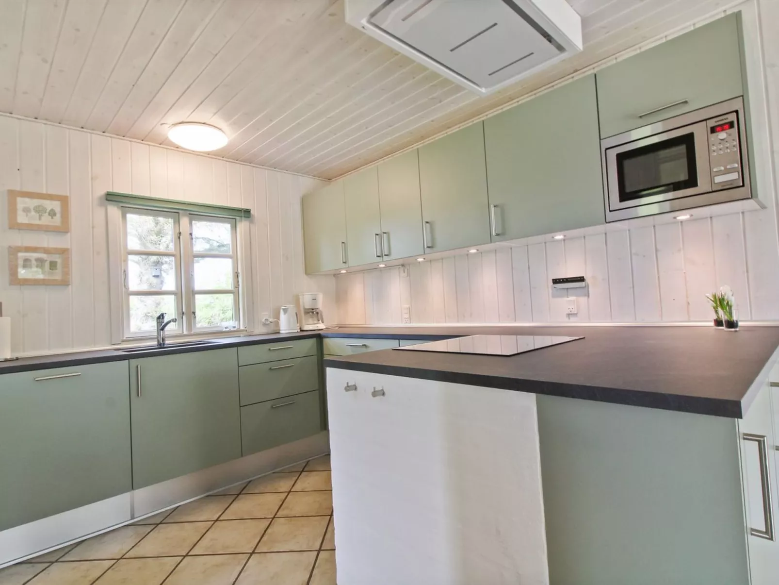 "Hillmari" - 200m from the sea-Inside