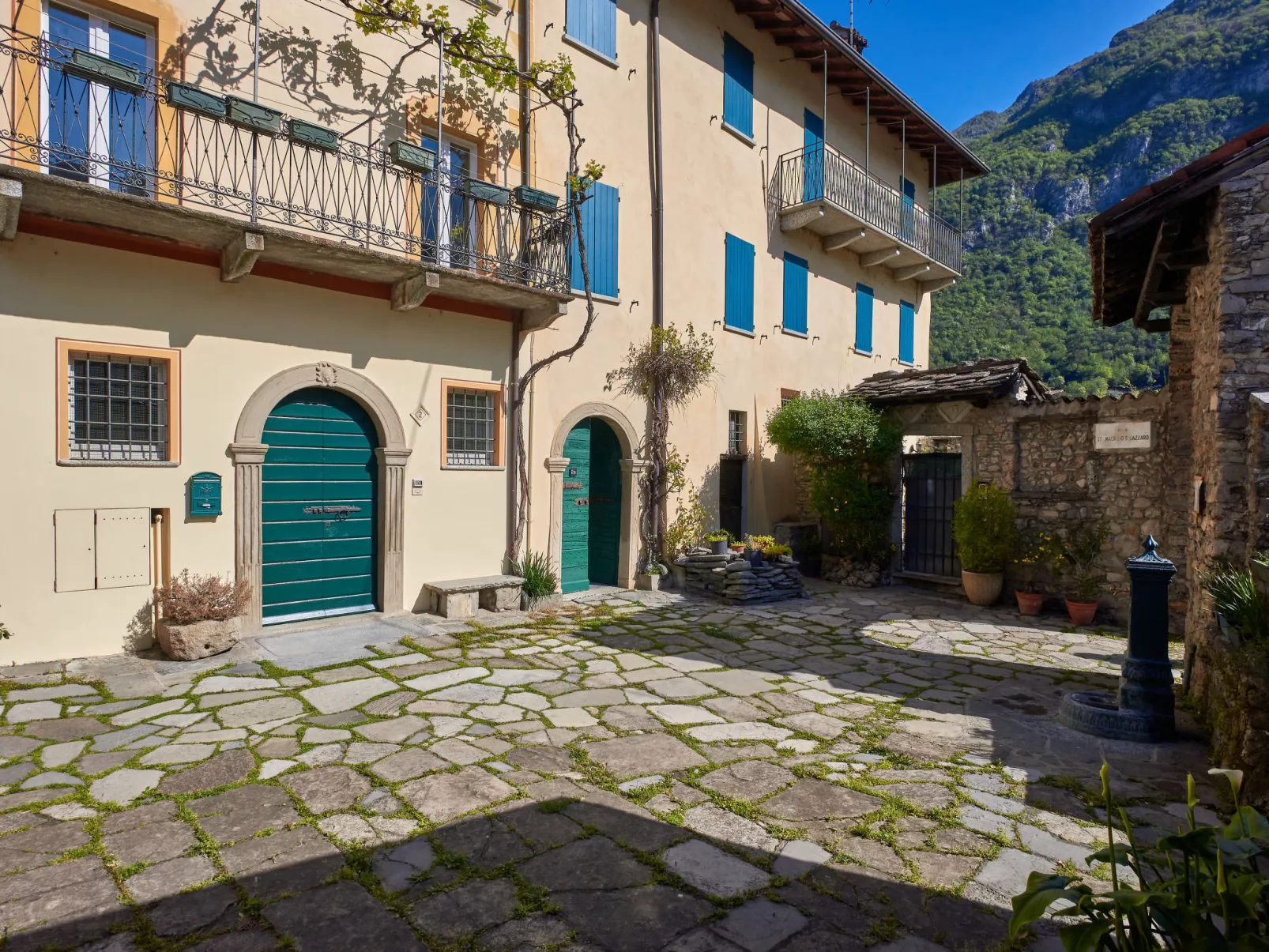 La Cascina-Outside