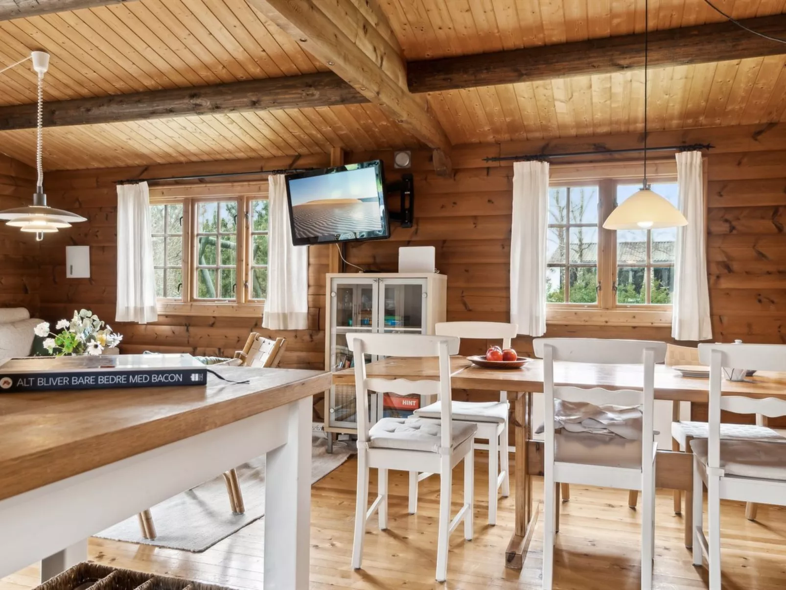 "Ama" - 200m to the fjord-Dedans