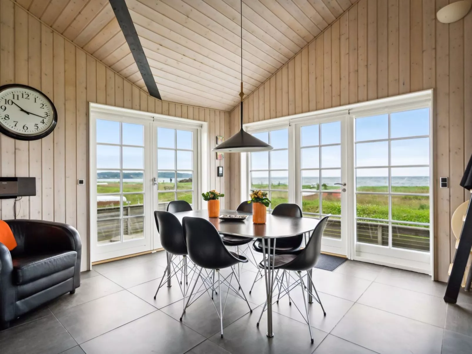 "Dory" - 30m from the sea-Inside