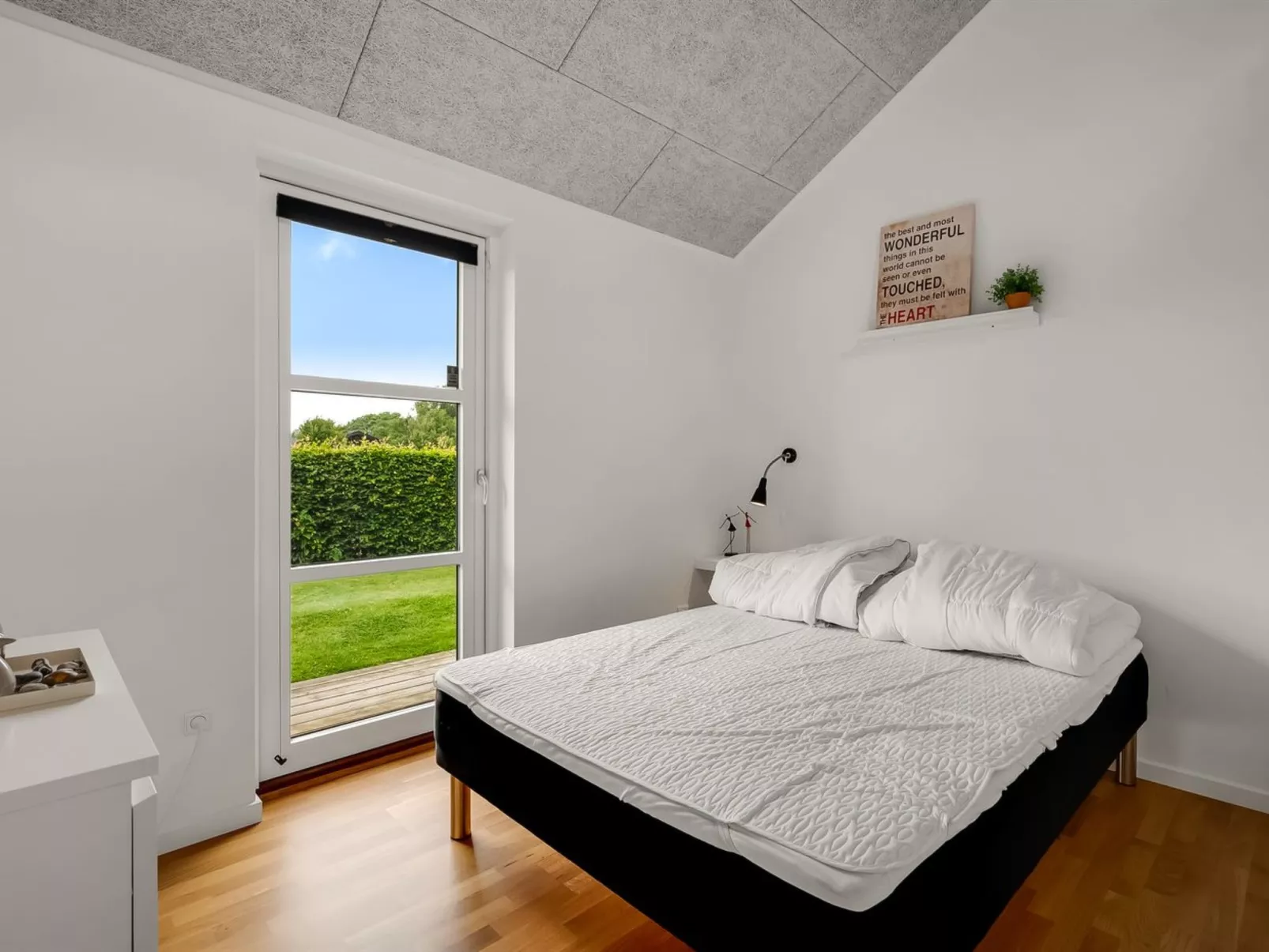 "Bernice" - 900m from the sea-Inside