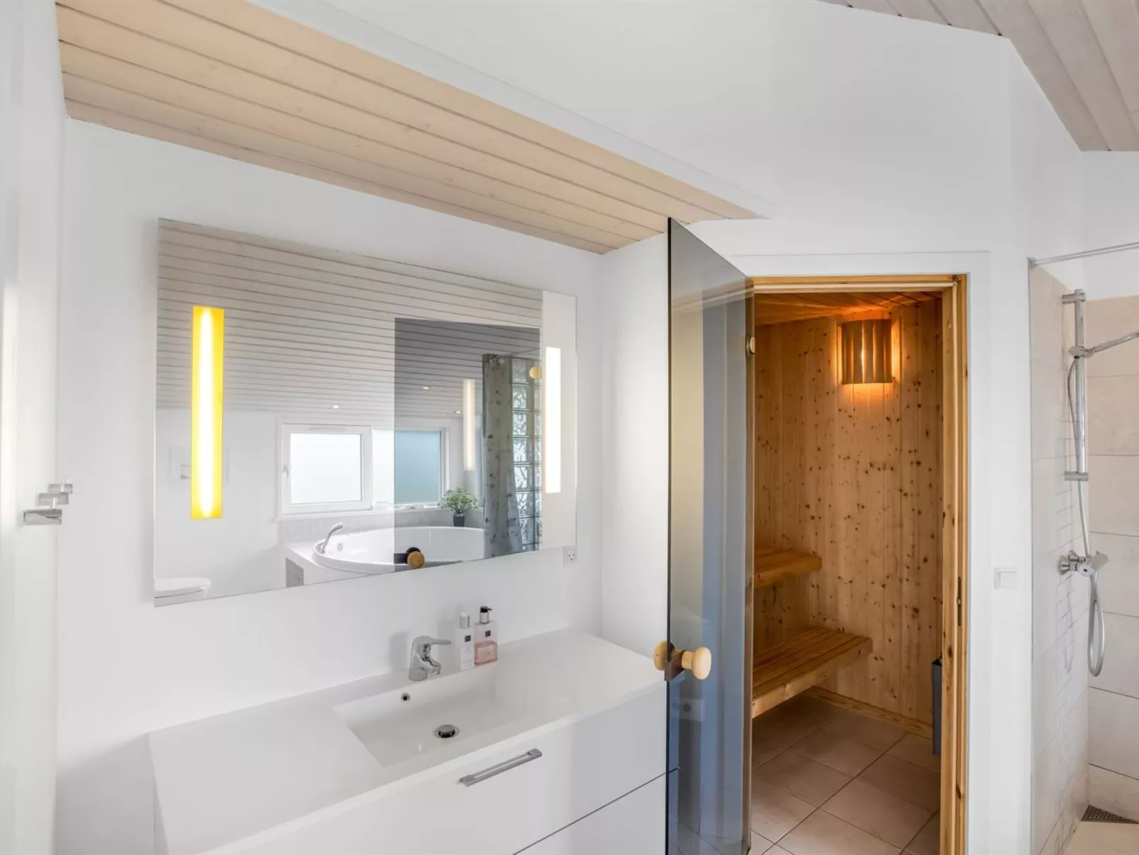 "Lennart" - 300m from the sea-Inside