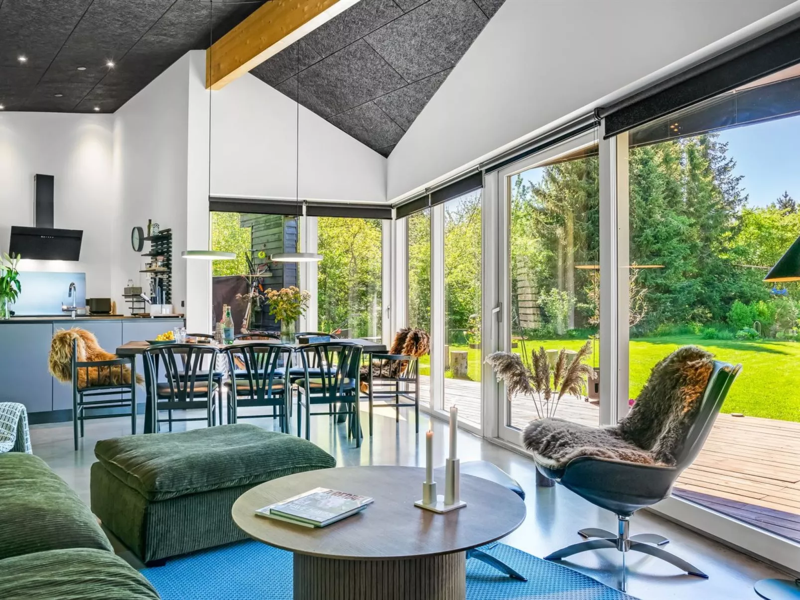 "Melina" - 900m to the fjord-Drinnen