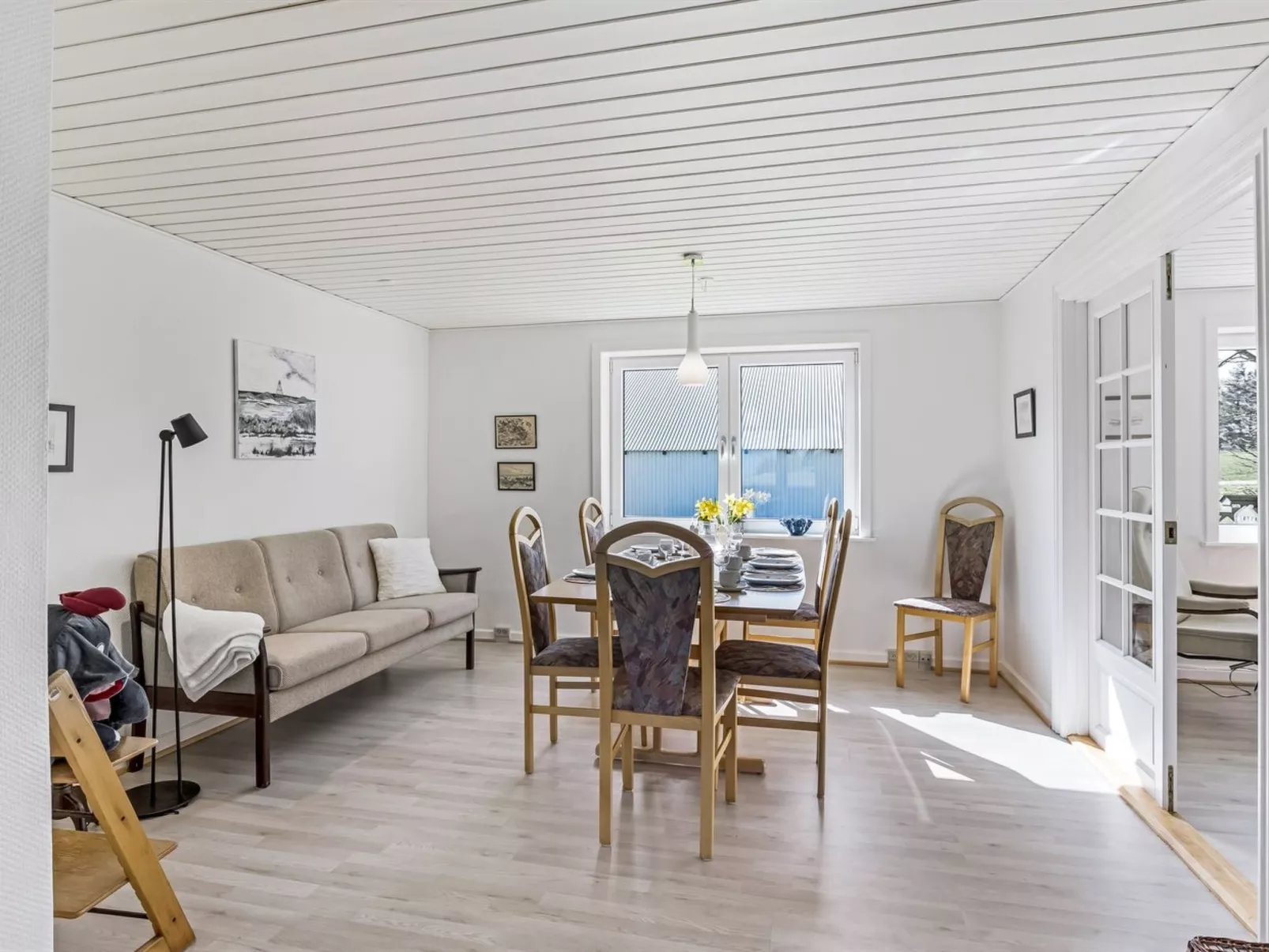 "Kerrin" - 1km from the sea-Inside