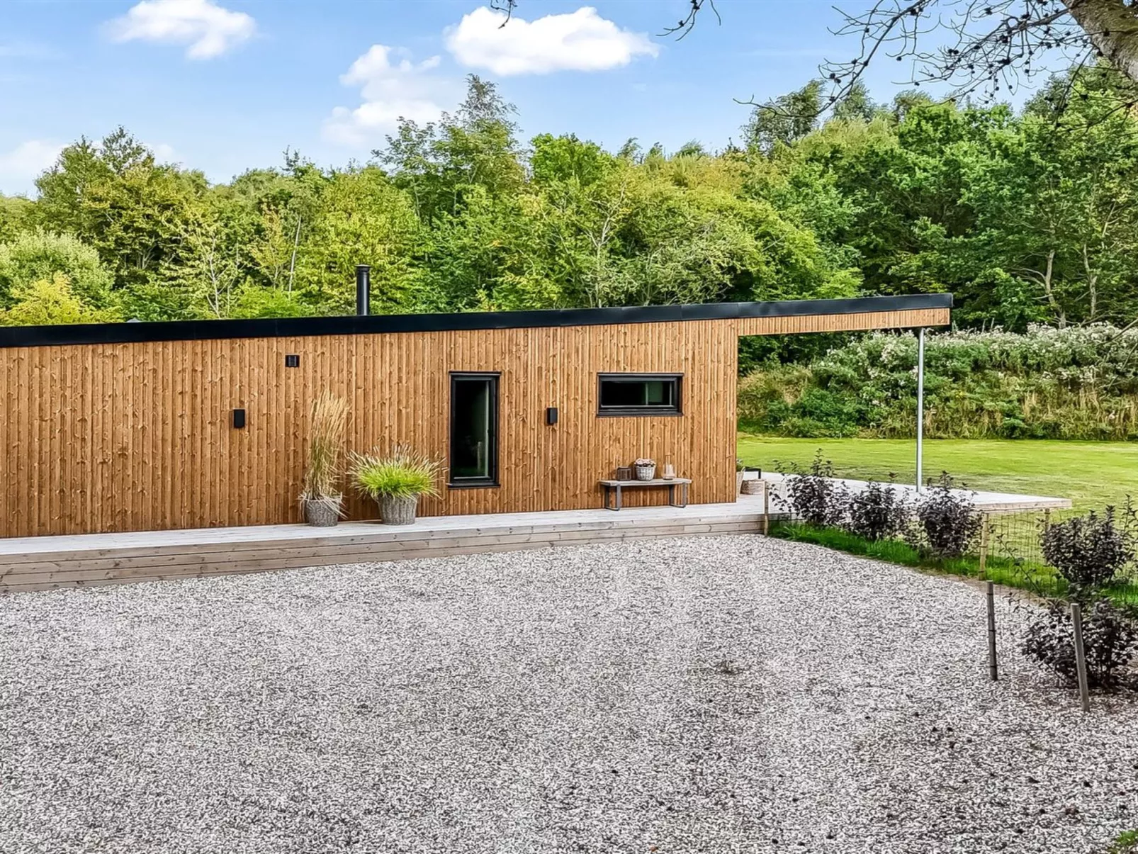 "Karlene" - 300m from the sea-Outside