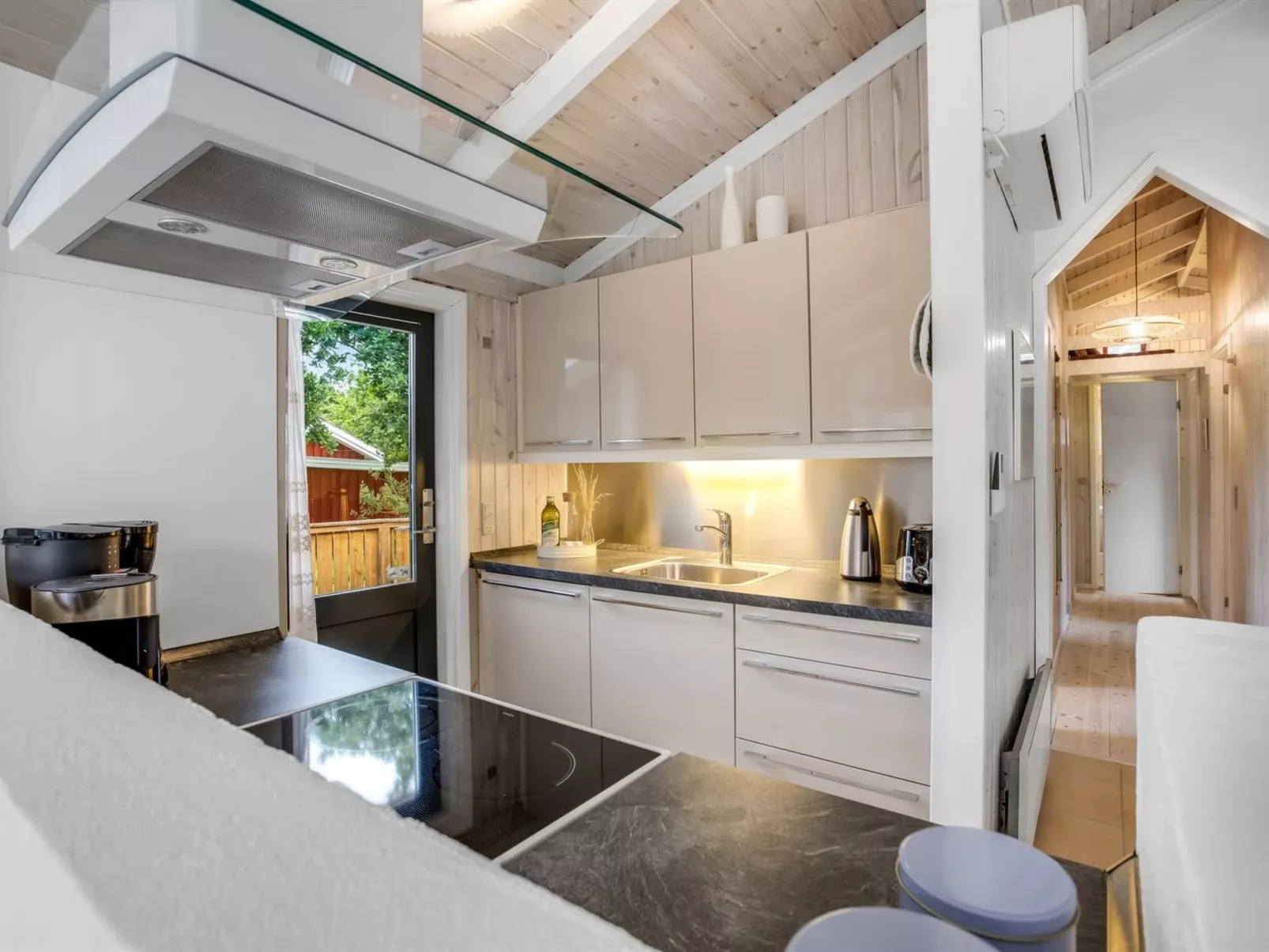 "Ingwin" -  from the sea-Dedans