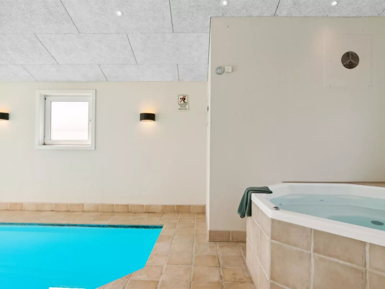 "Amiira" - 500m from the sea-Dedans