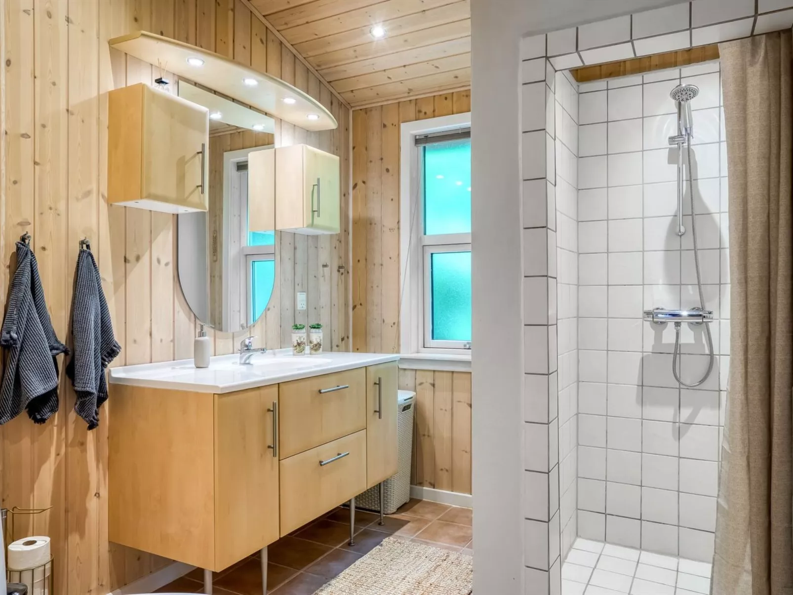 "Mauri" -  from the sea-Dedans