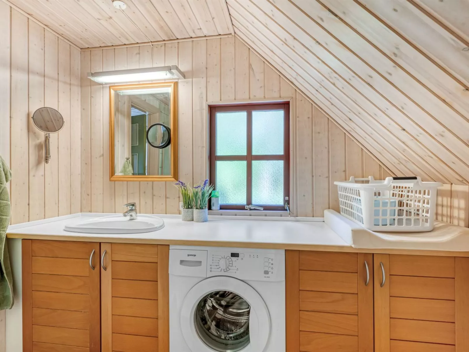 "Niesina" - 600m to the fjord-Drinnen