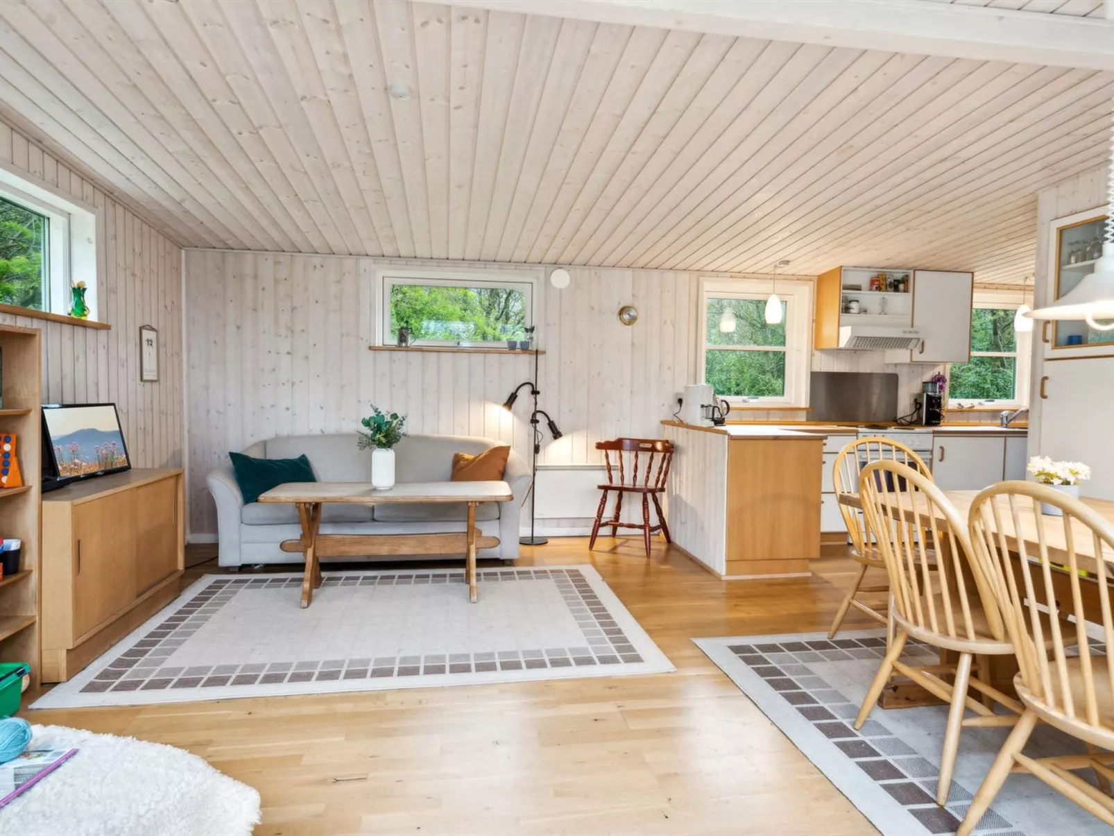 "Avni" - 300m from the sea-Inside