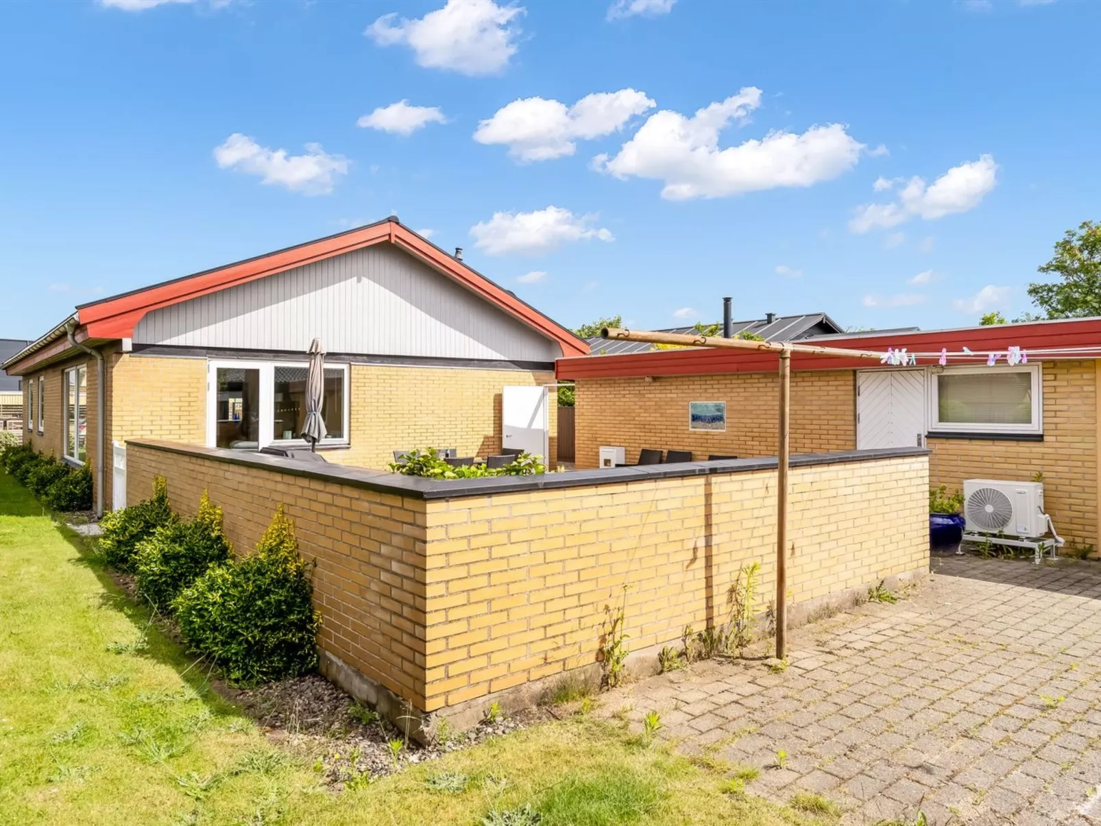 "Elika" - 1.5km from the sea-Outside