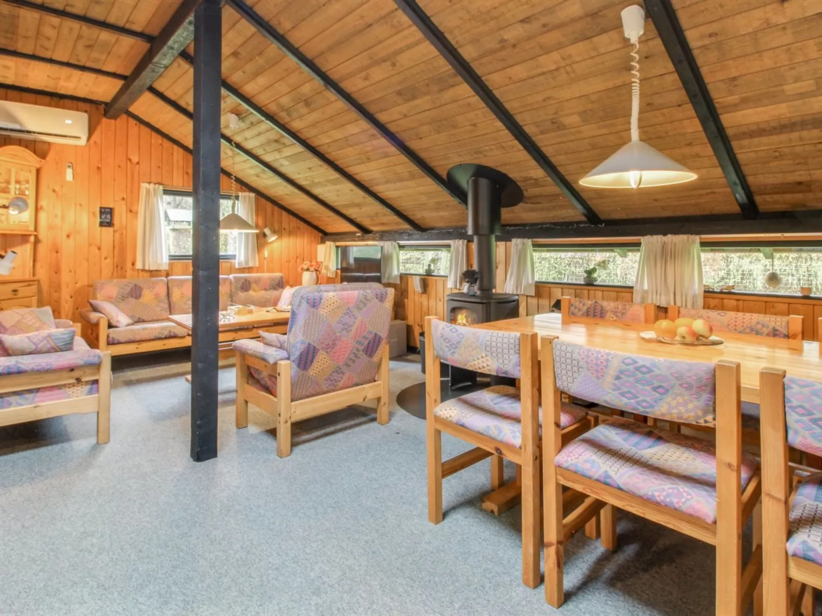 "Gabi" - 30km from the sea-Drinnen