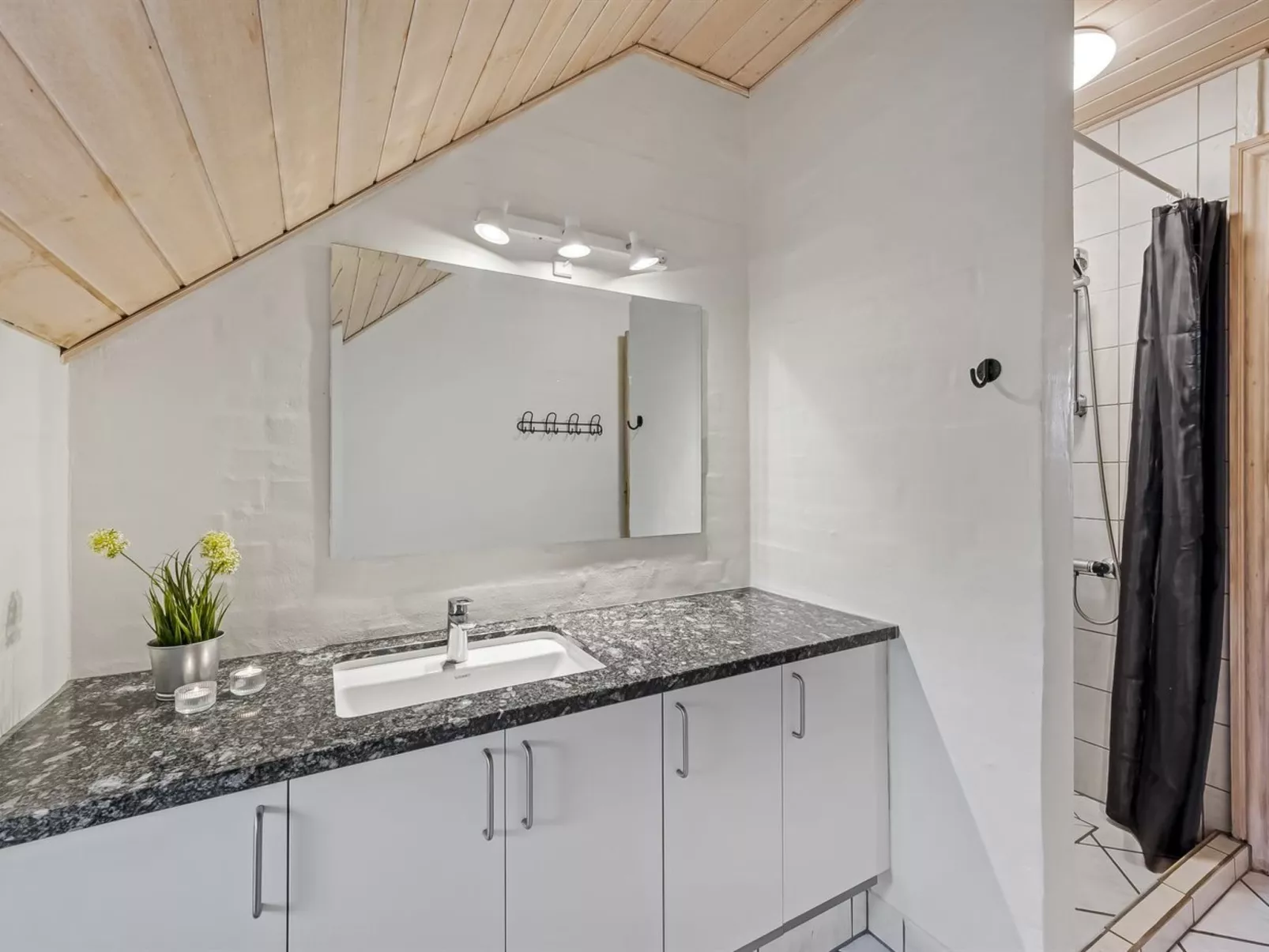 "Botmar" - 1.5km from the sea-Dedans