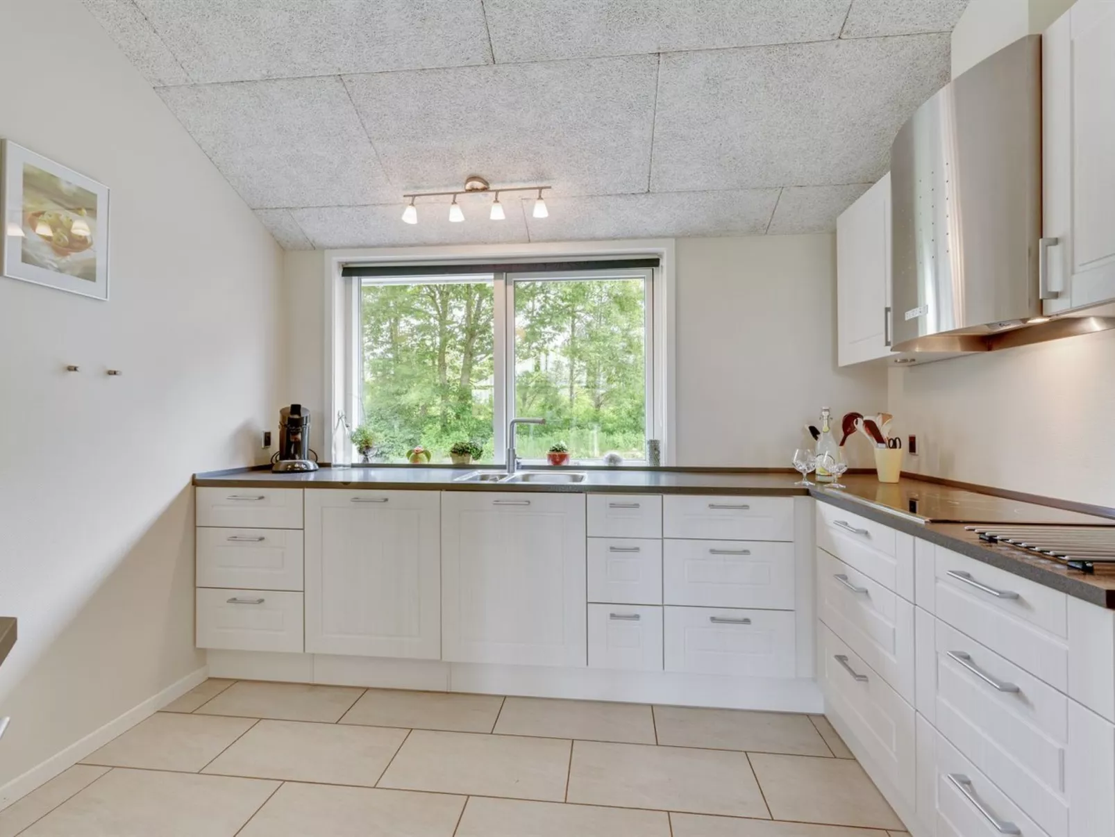 "Tjorven" - 250m to the fjord-Drinnen