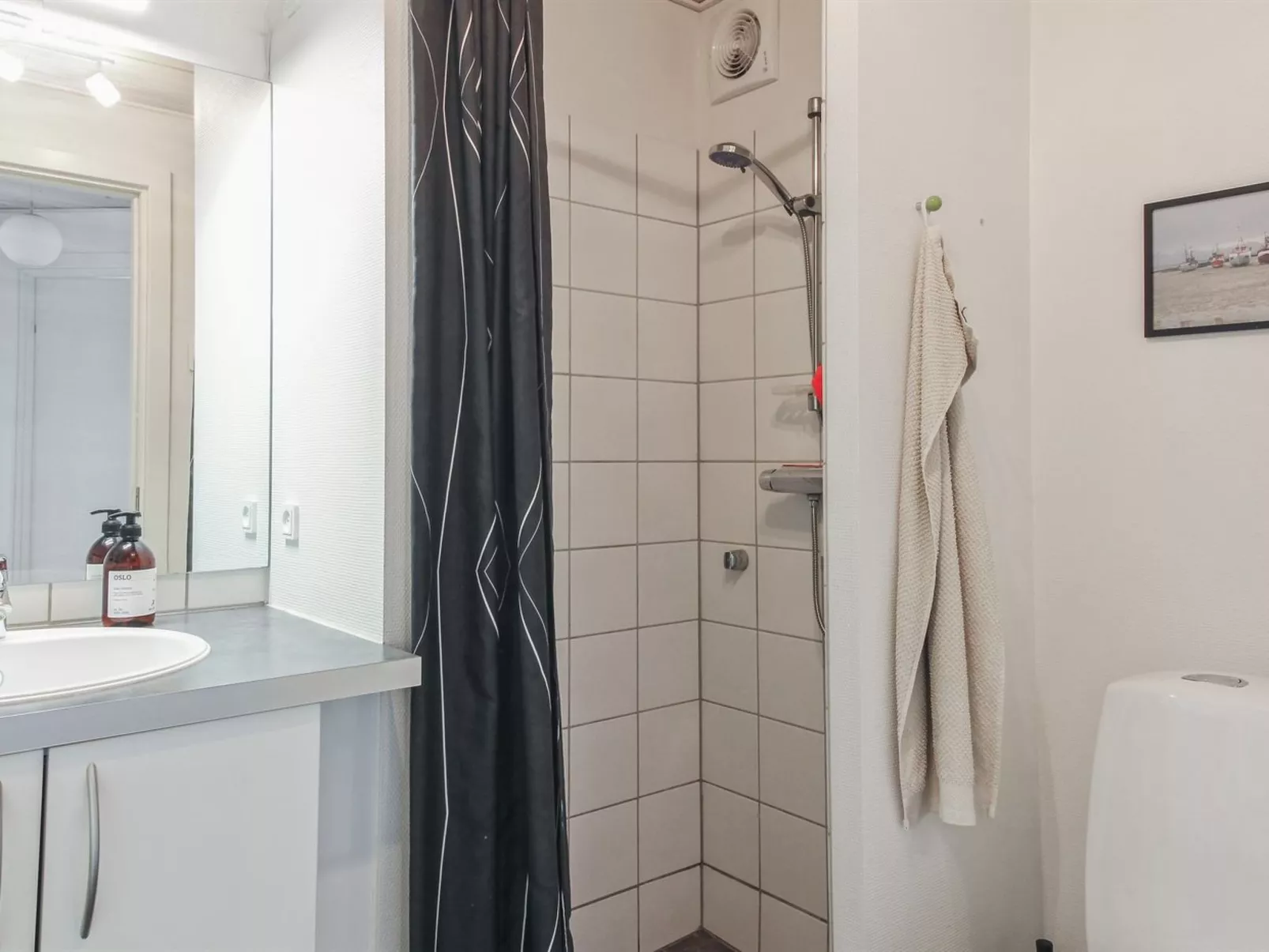 "Truls" - 700m from the sea-Dedans