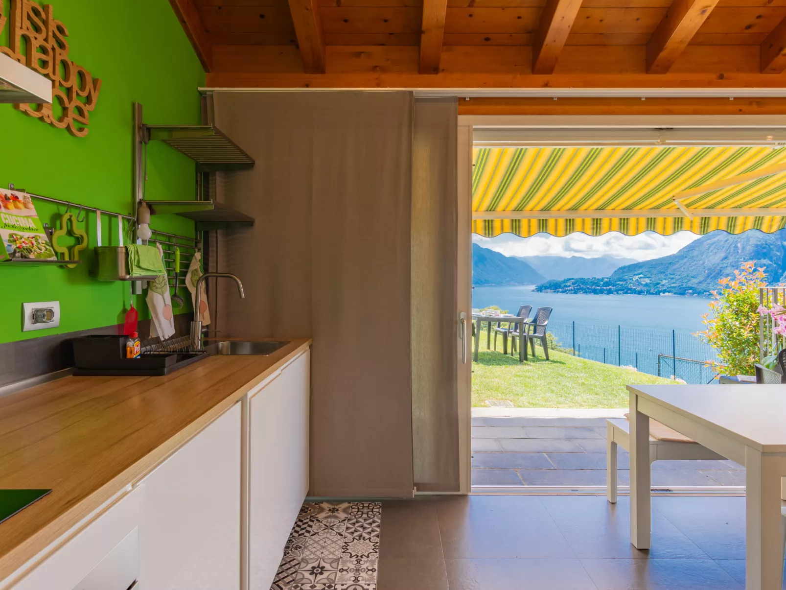 Lacum Lux Resort-Inside