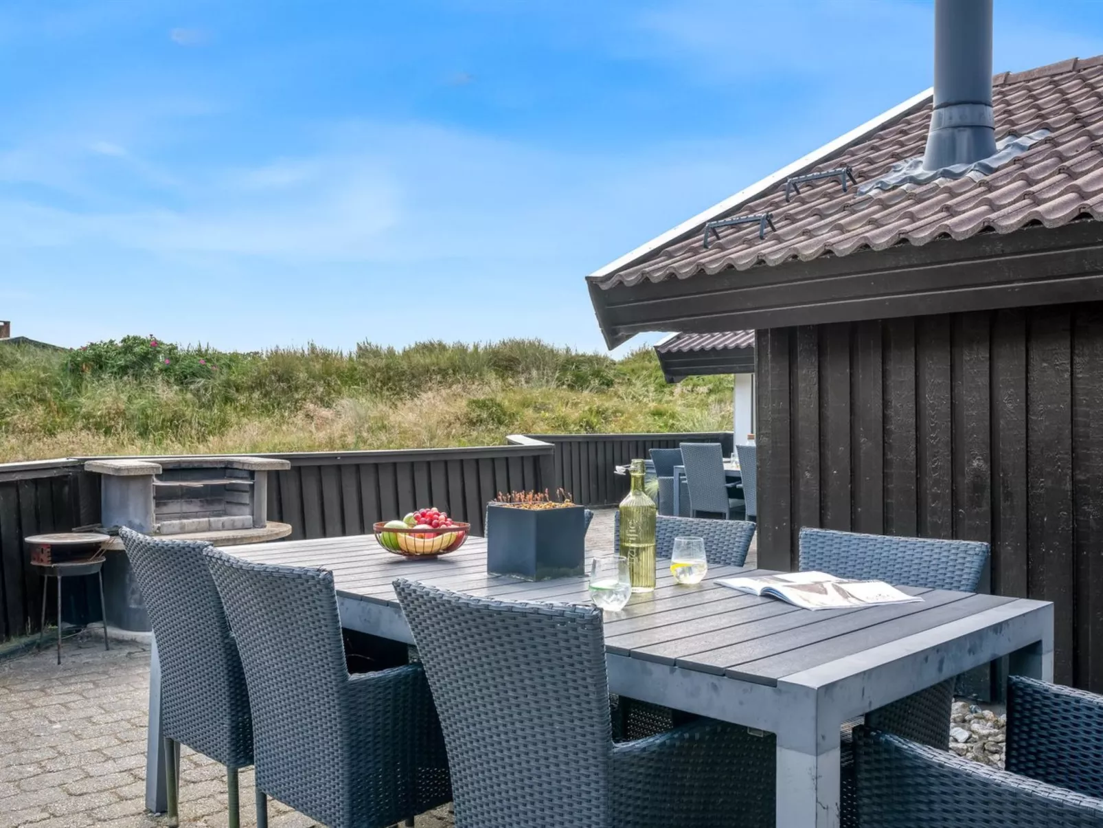 "Emin" - 700m from the sea-Draußen