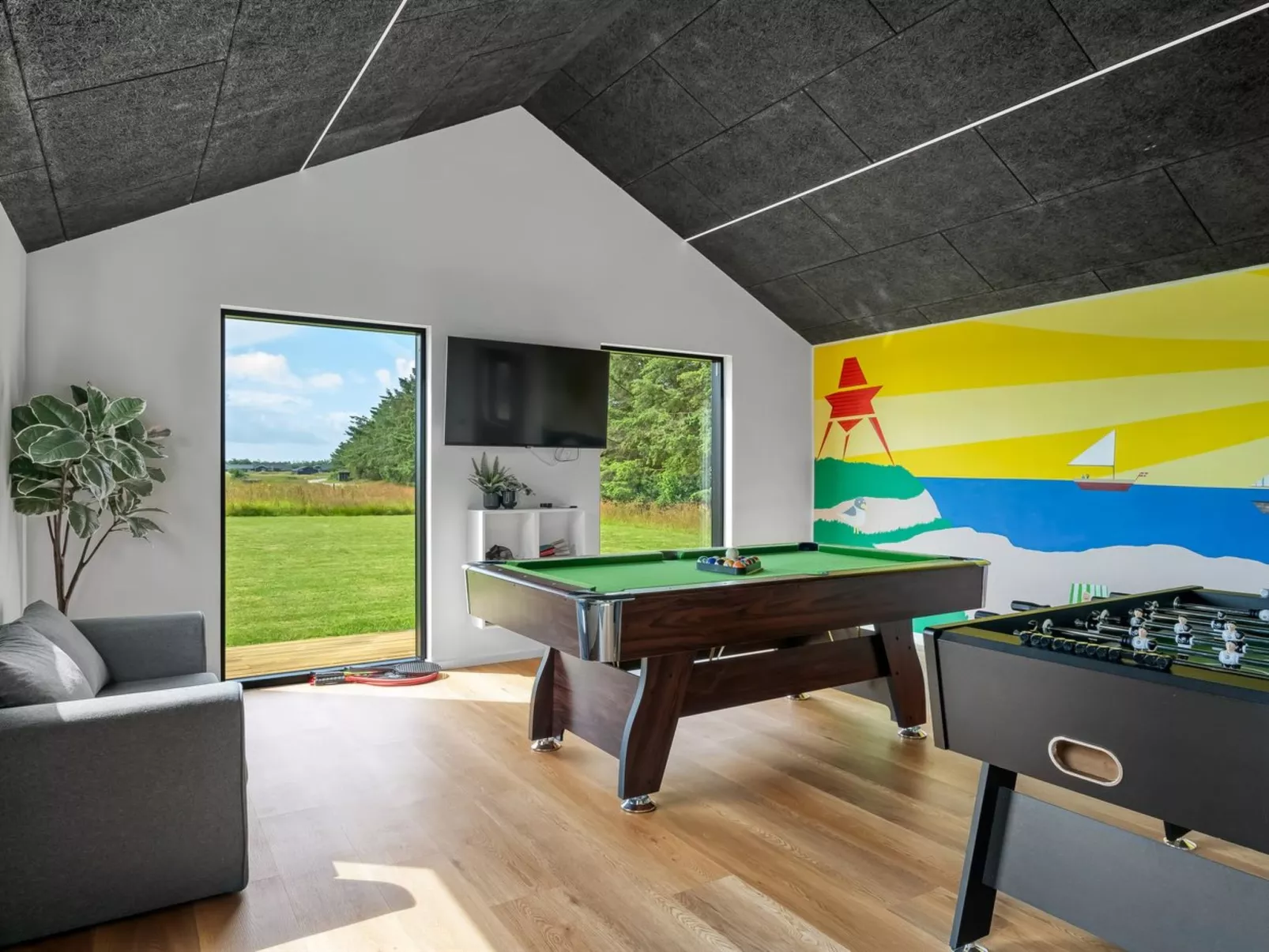 "Udder" - 1.5km from the sea-Inside