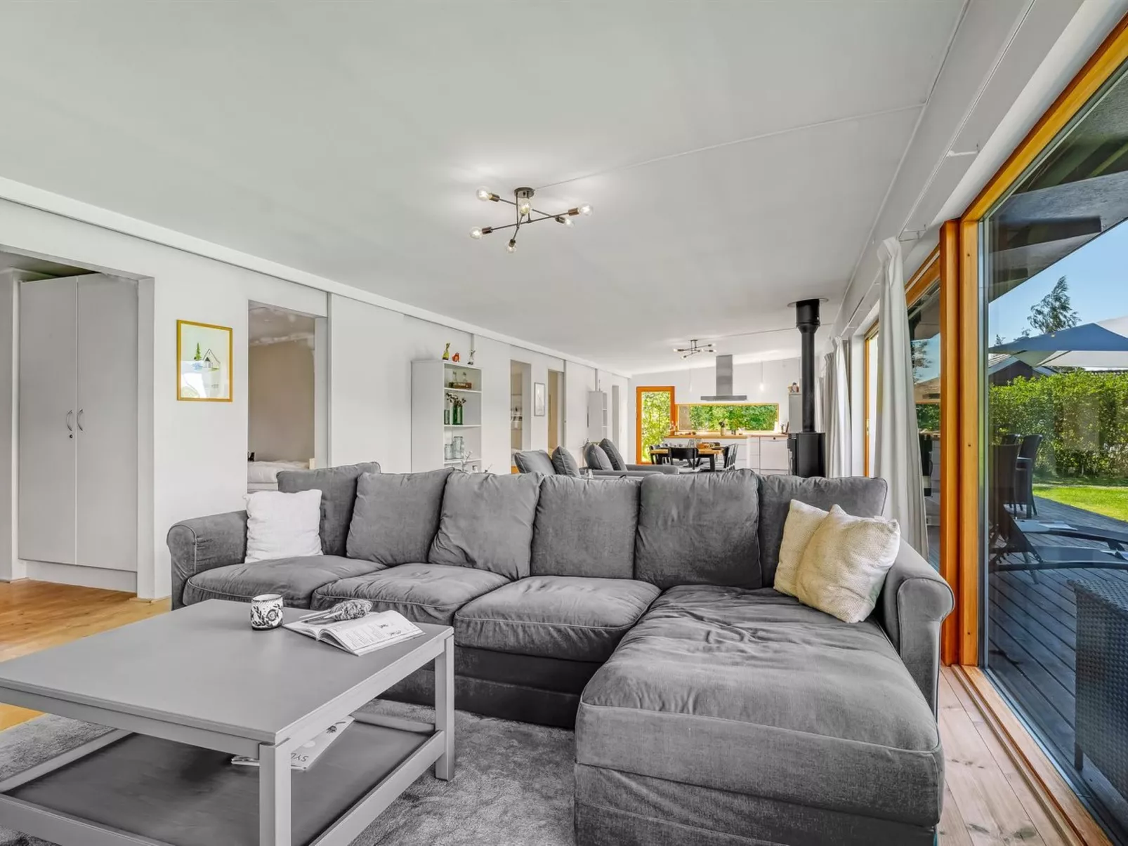 "Nielsigne" - 1.3km from the sea-Drinnen