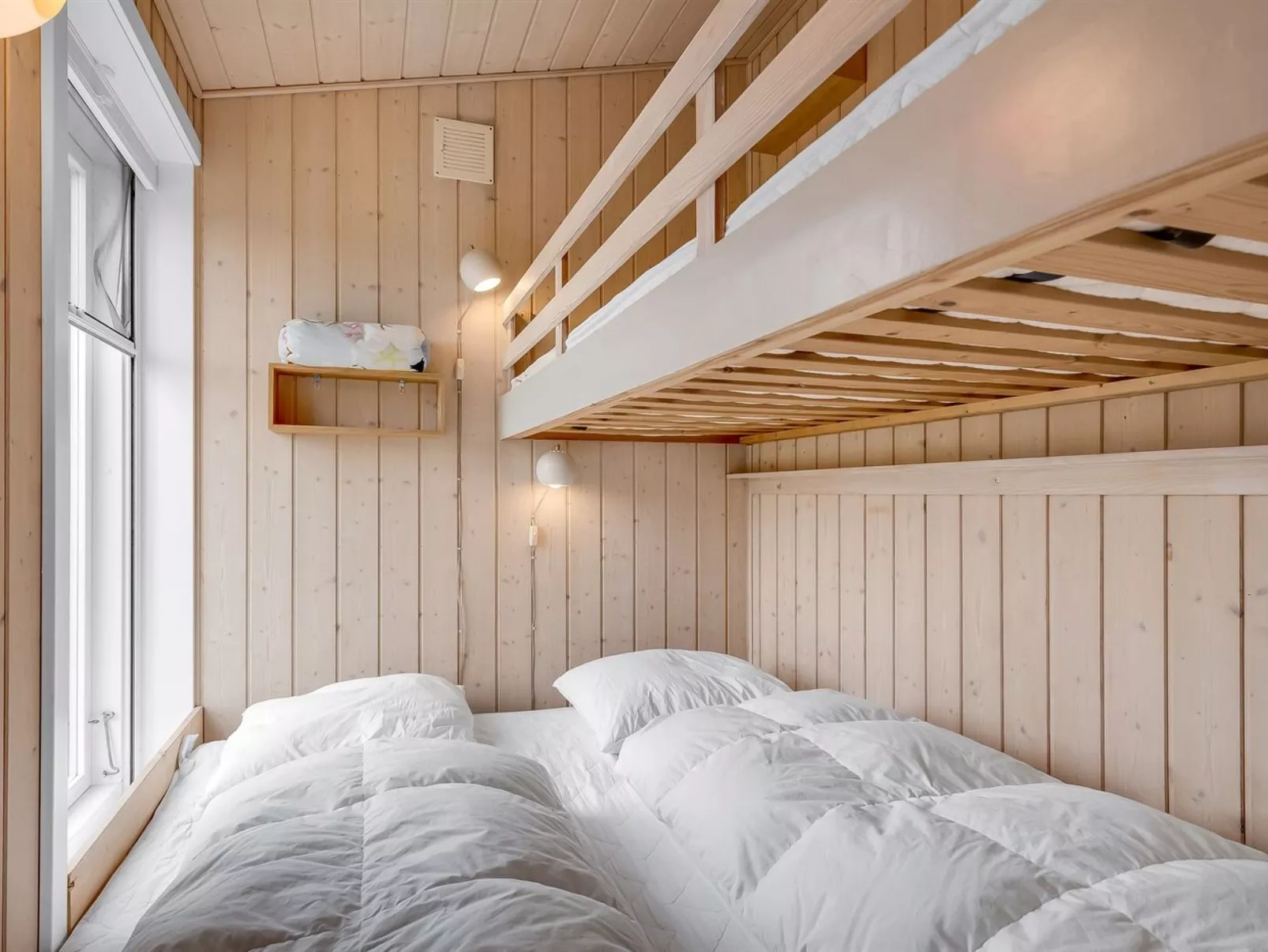 "Paaske" -  from the sea-Dedans