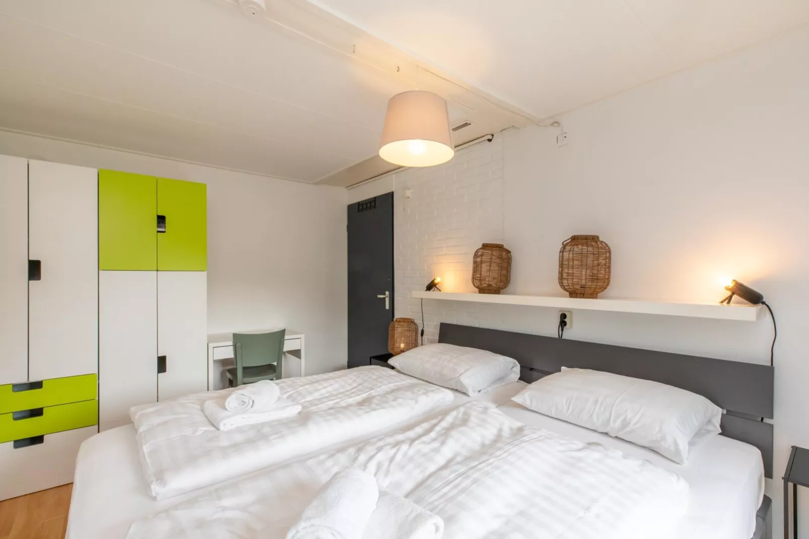 Strandhuis Schoneveld-Non tagué