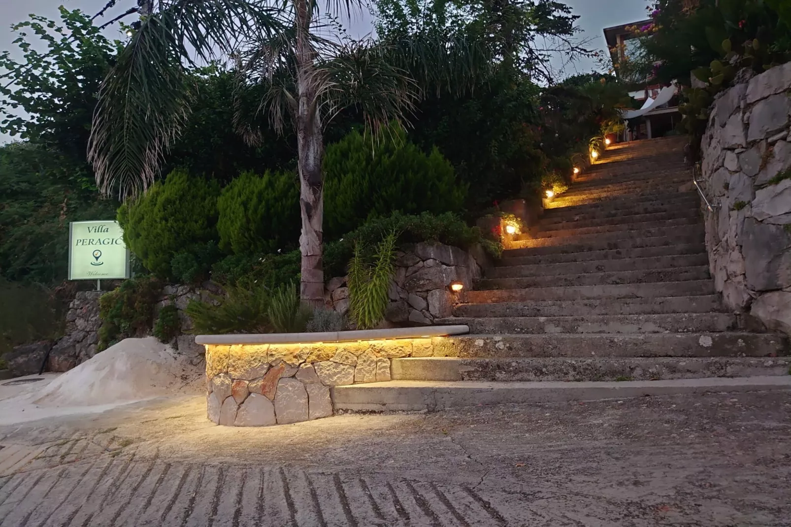 Villa Peragić - Triple Room with Balcony and Private External Bathroom-Vue