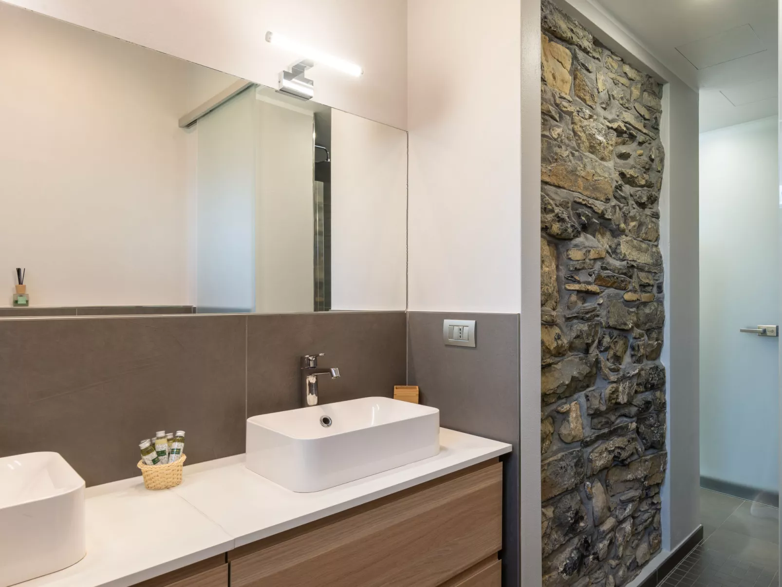 Lacum Lux Resort-Inside
