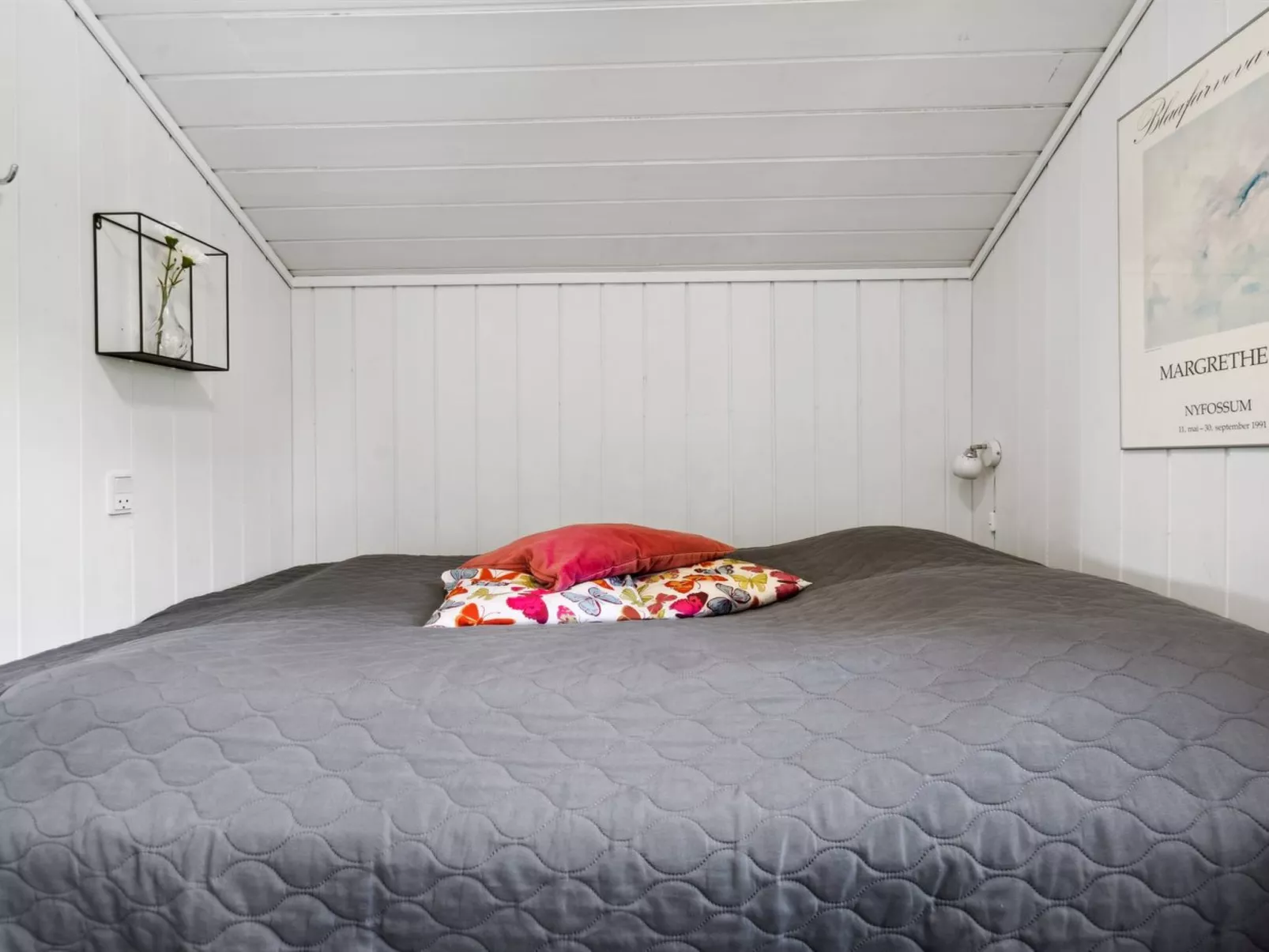 "Enida" - 350m to the fjord-Inside