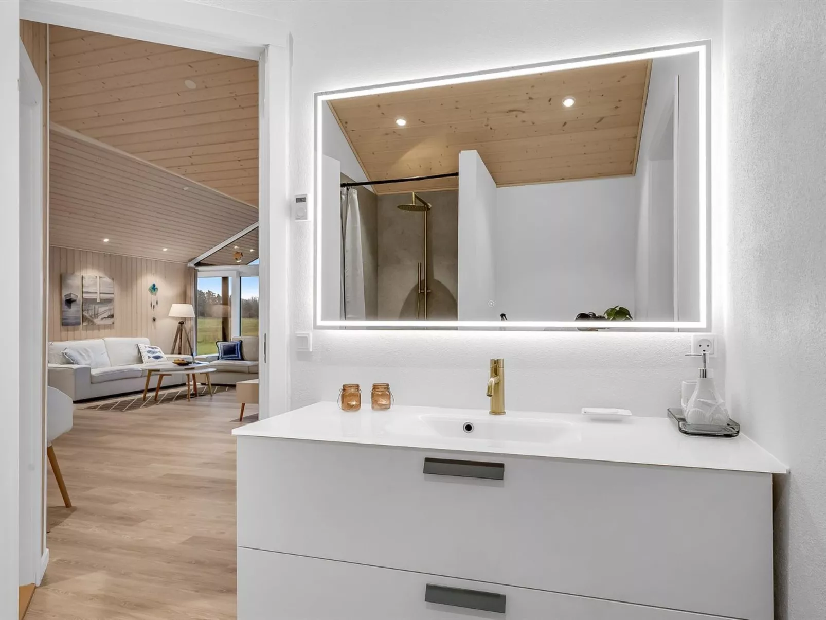 "Corina" - 850m to the fjord-Dedans