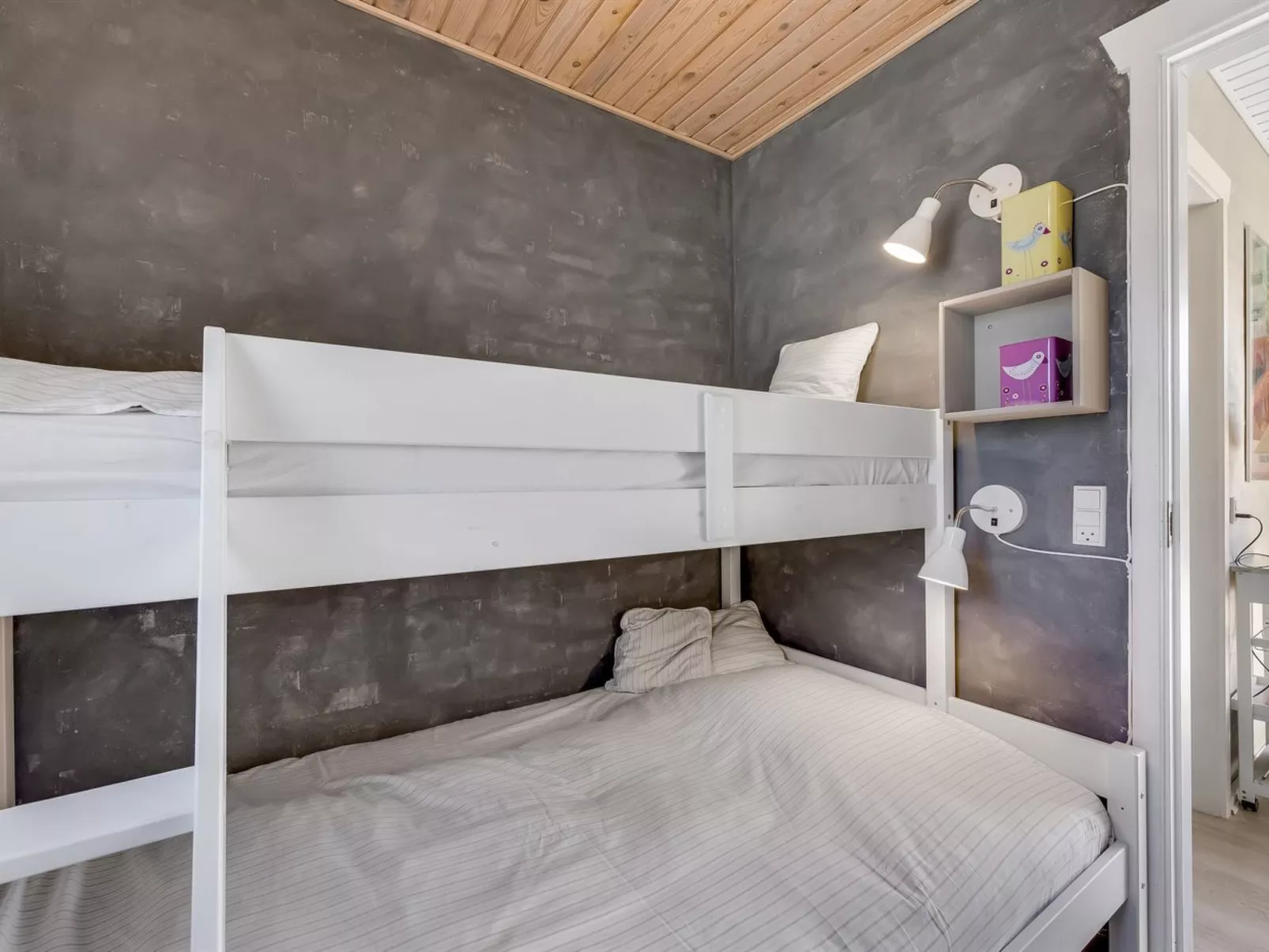 "Hermanni" -  from the sea-Inside