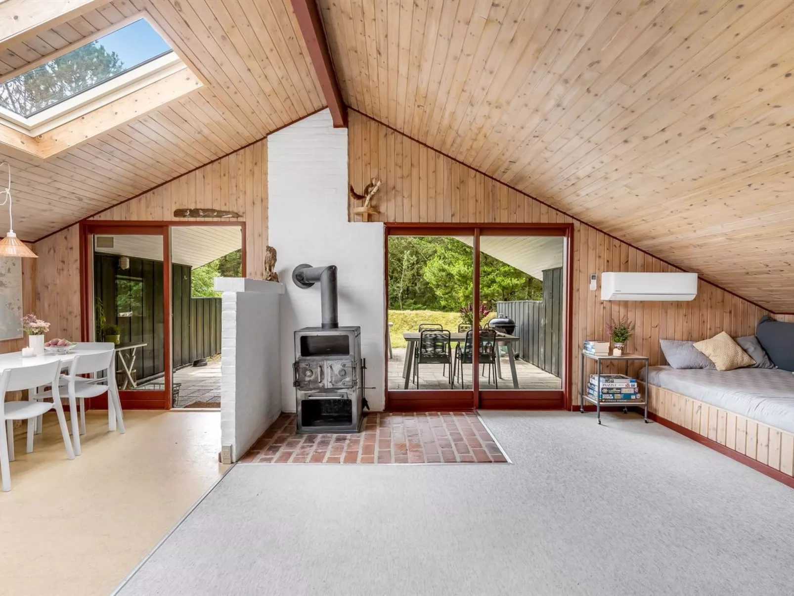 "Regine" - 1.1km to the fjord-Inside