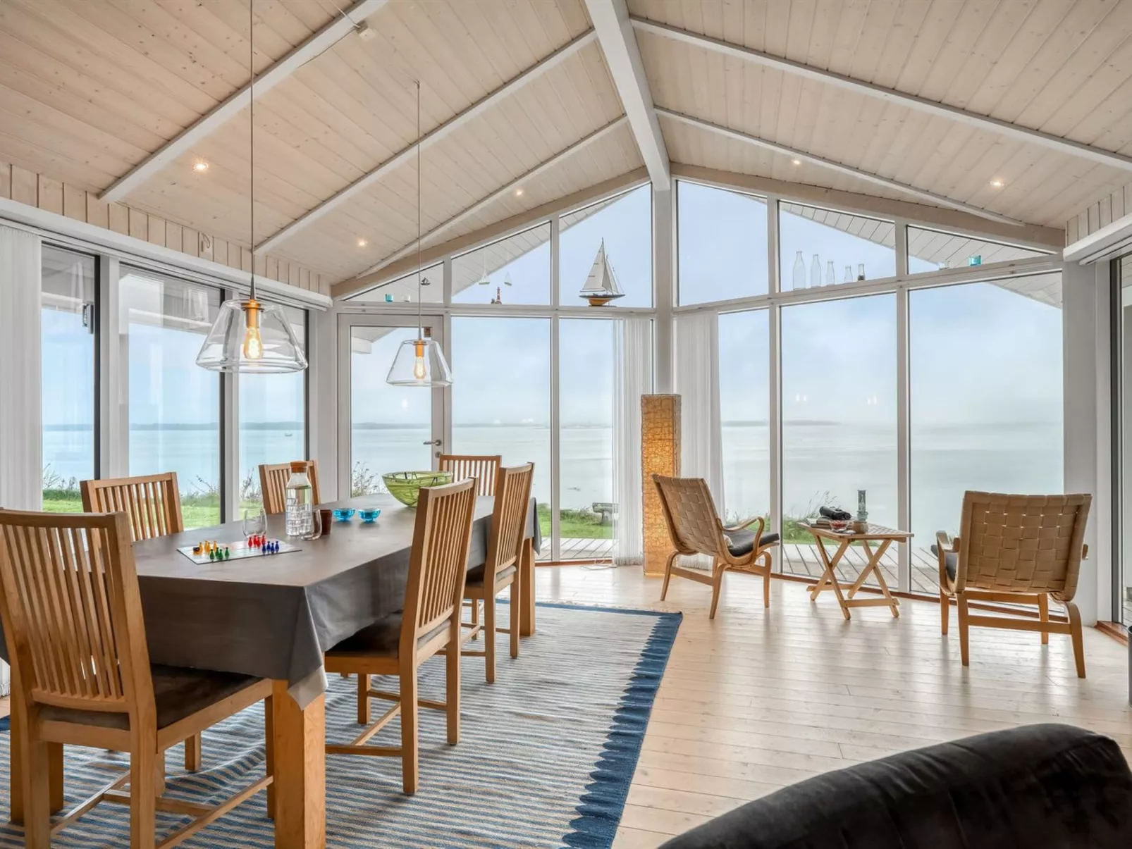 "Næwe" - 10m to the fjord-Drinnen