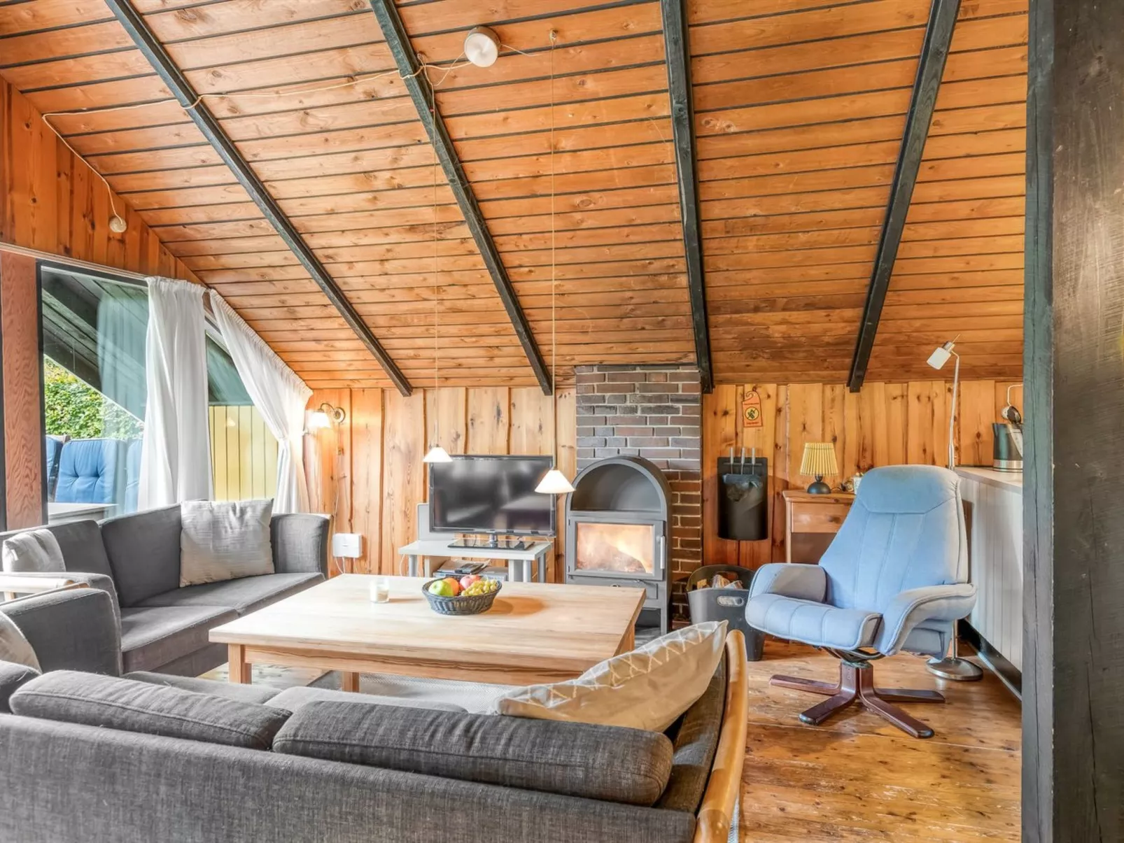 "Amila" - 30km from the sea-Inside